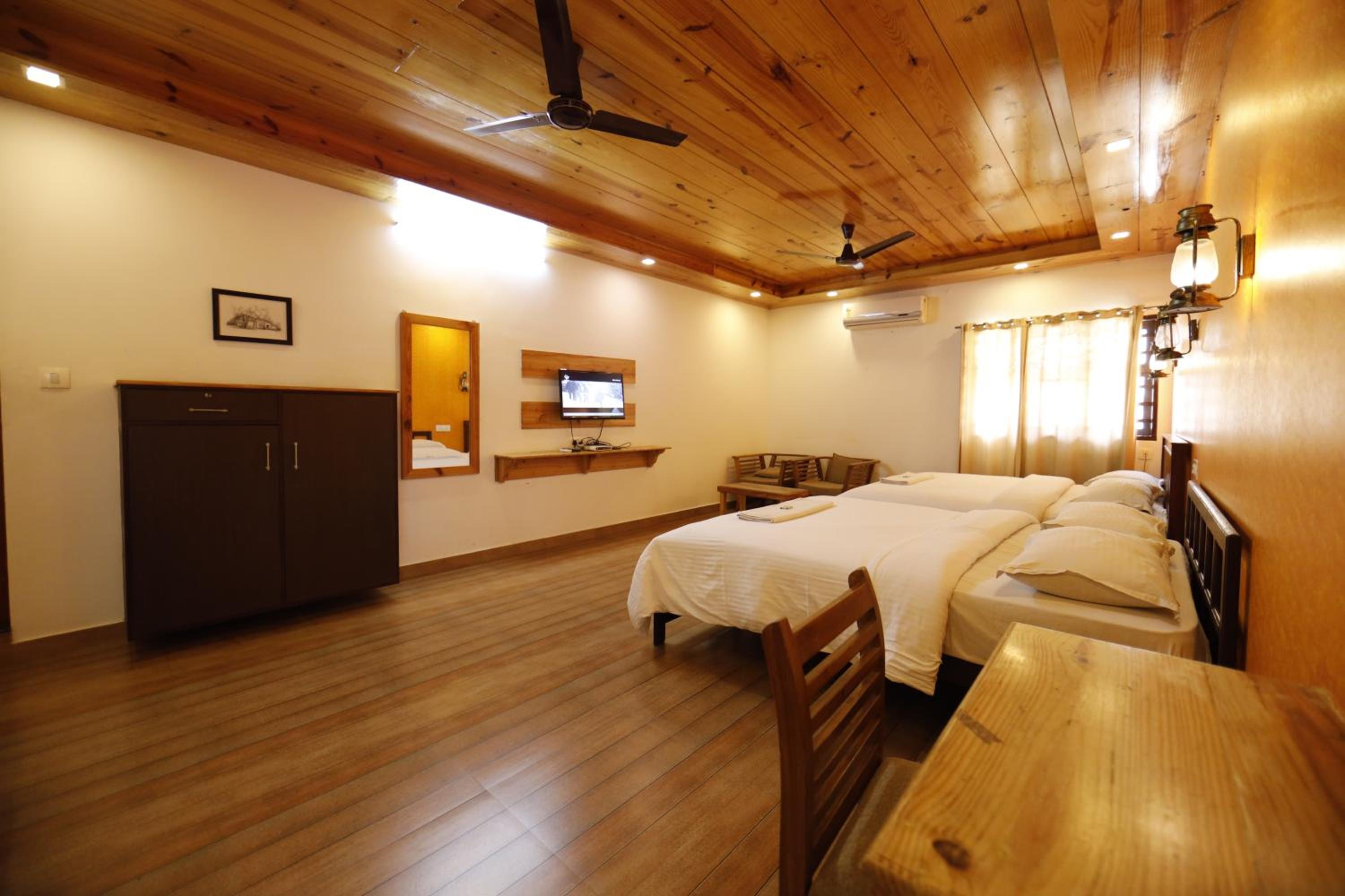 Economy Quadruple Room photo 2