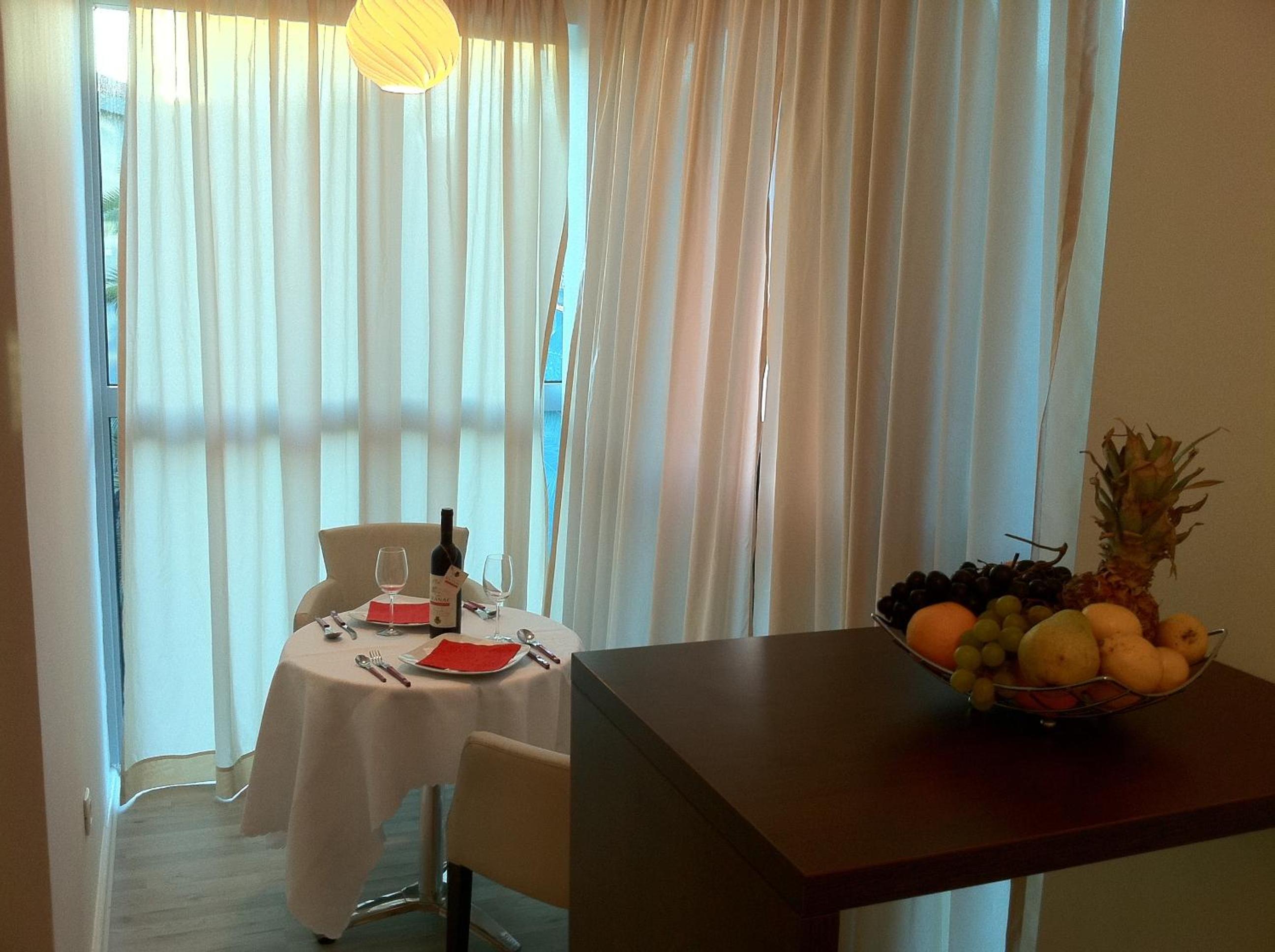 One-Bedroom Apartment with Balcony - Photo 4