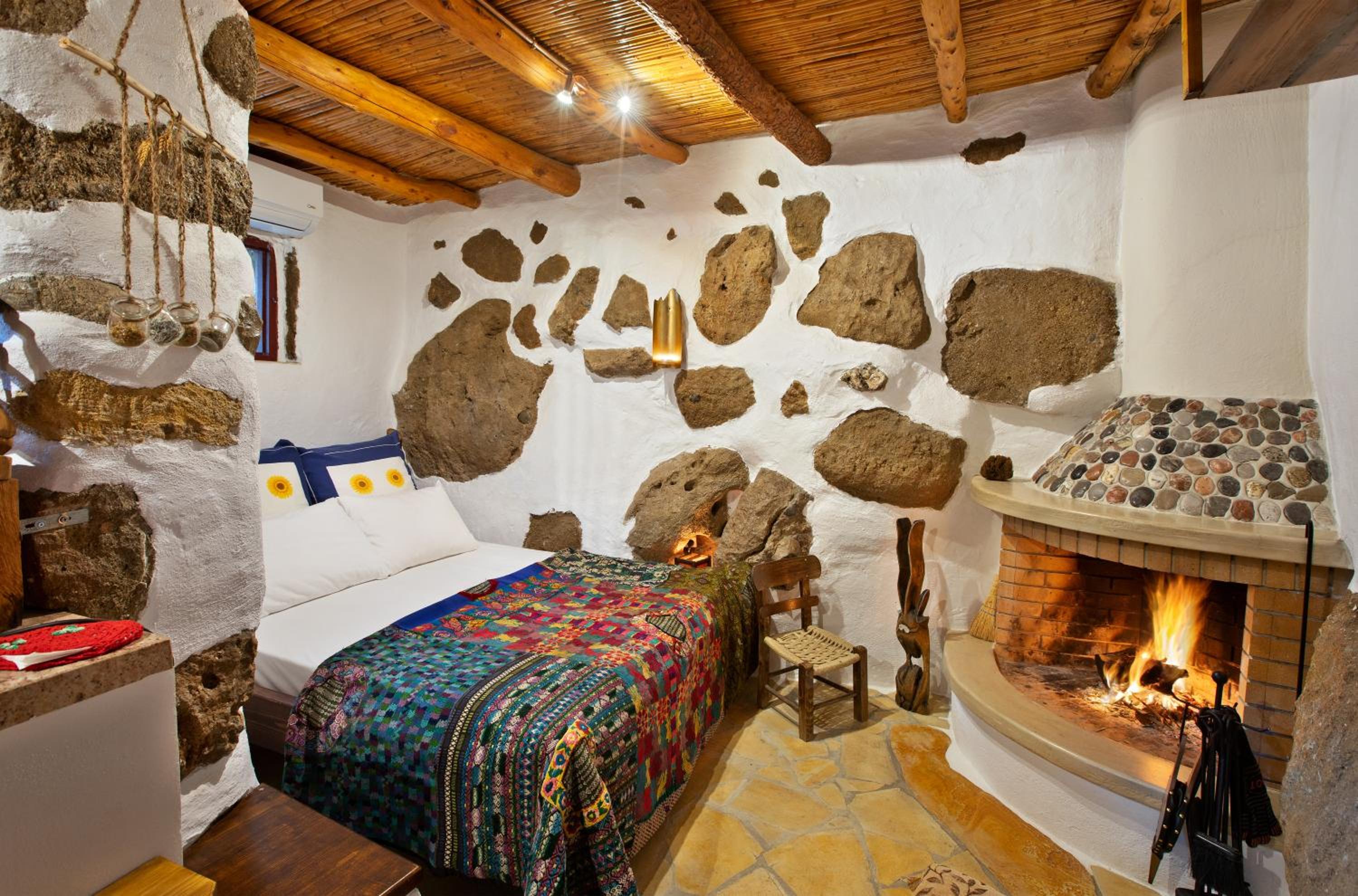 Bungalow with Garden View - Photo 1