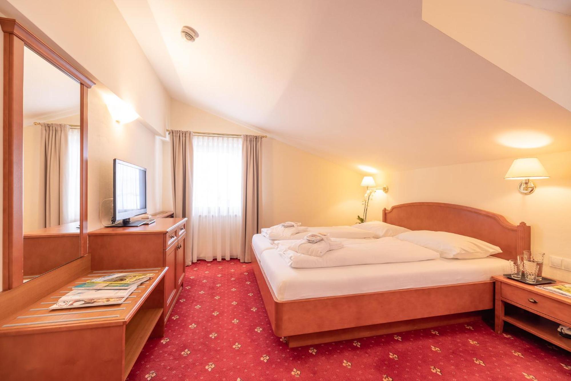 Mansarde Room
