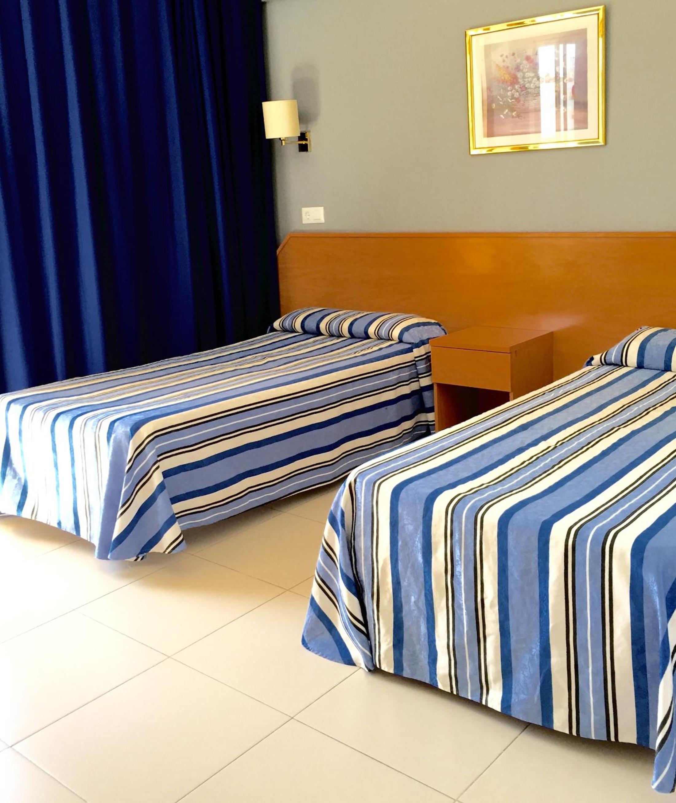 Standard Triple Room - Photo 6