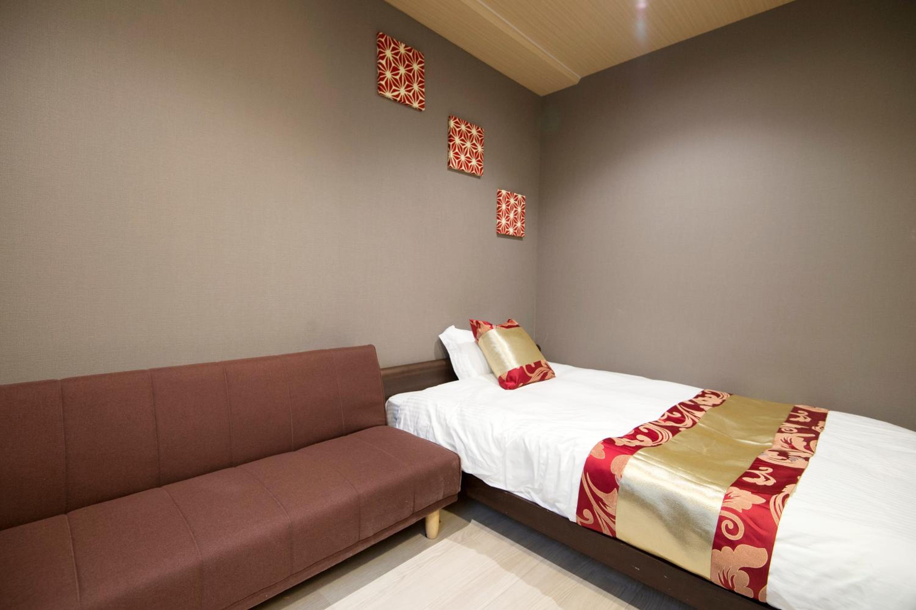 Triple Room with Private Bathroom photo 3