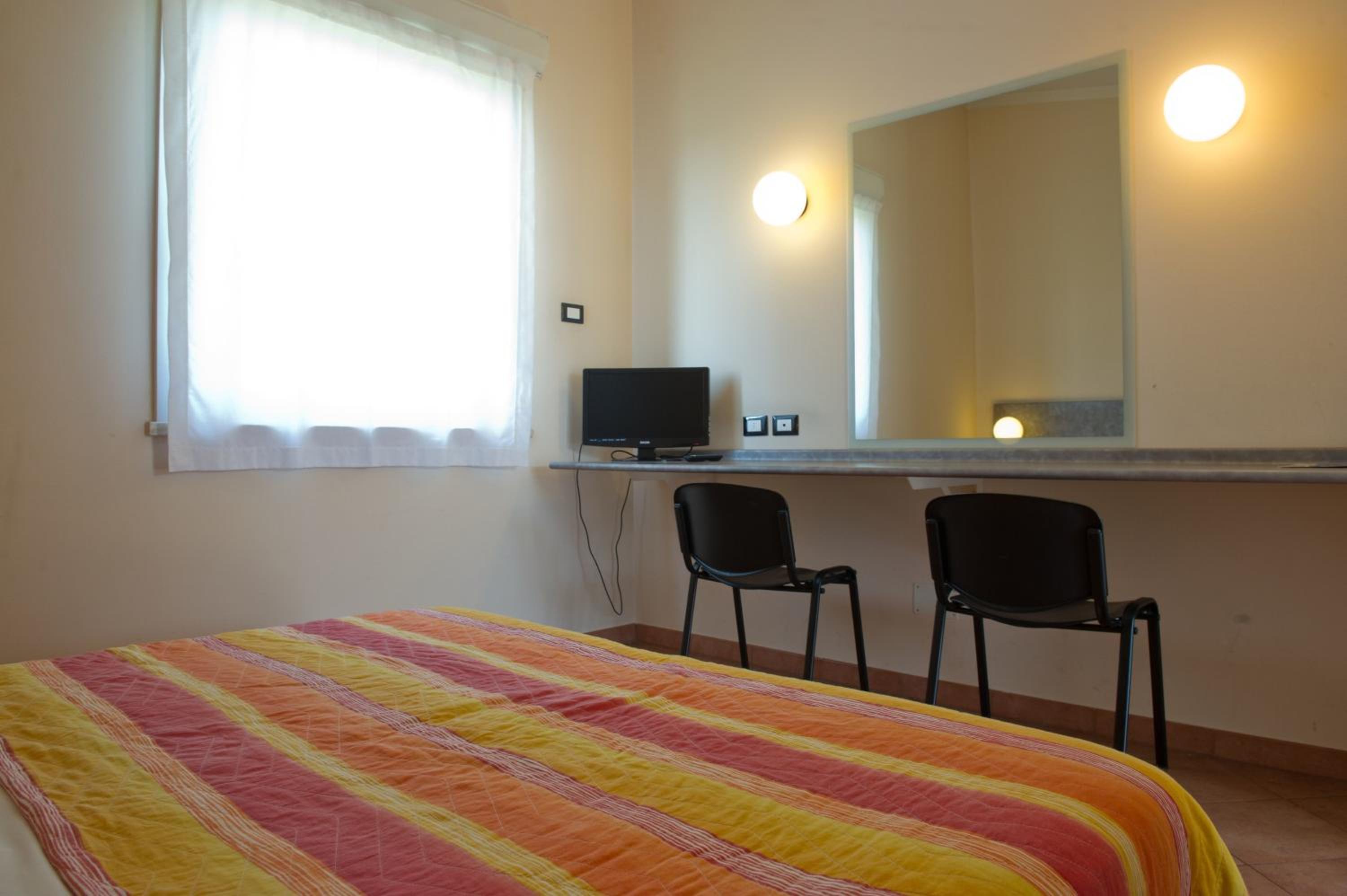 Double Room - Photo 2