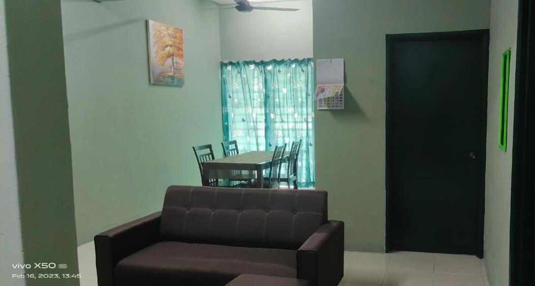 Three-Bedroom Apartment photo 1