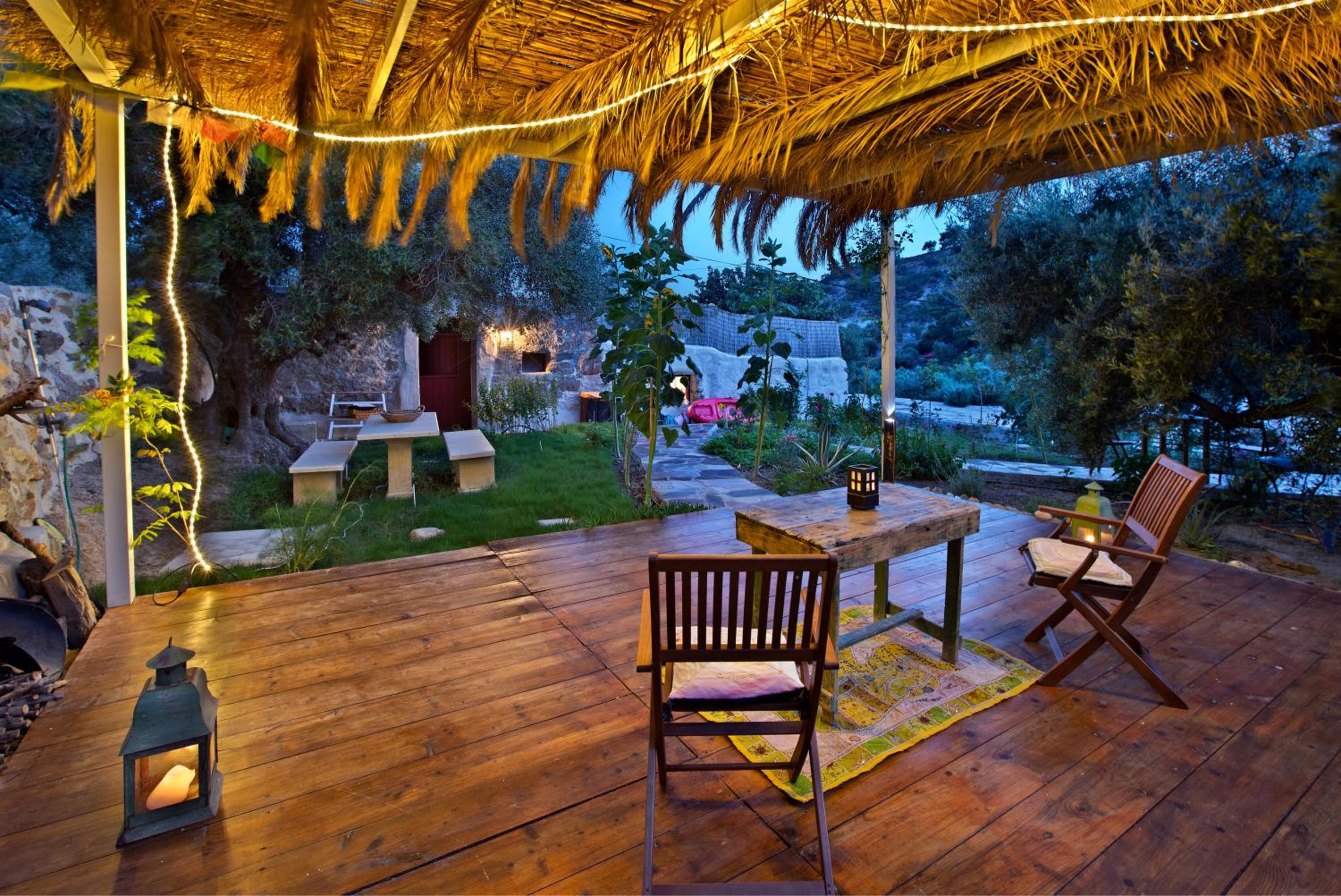 Bungalow with Garden View - Photo 15