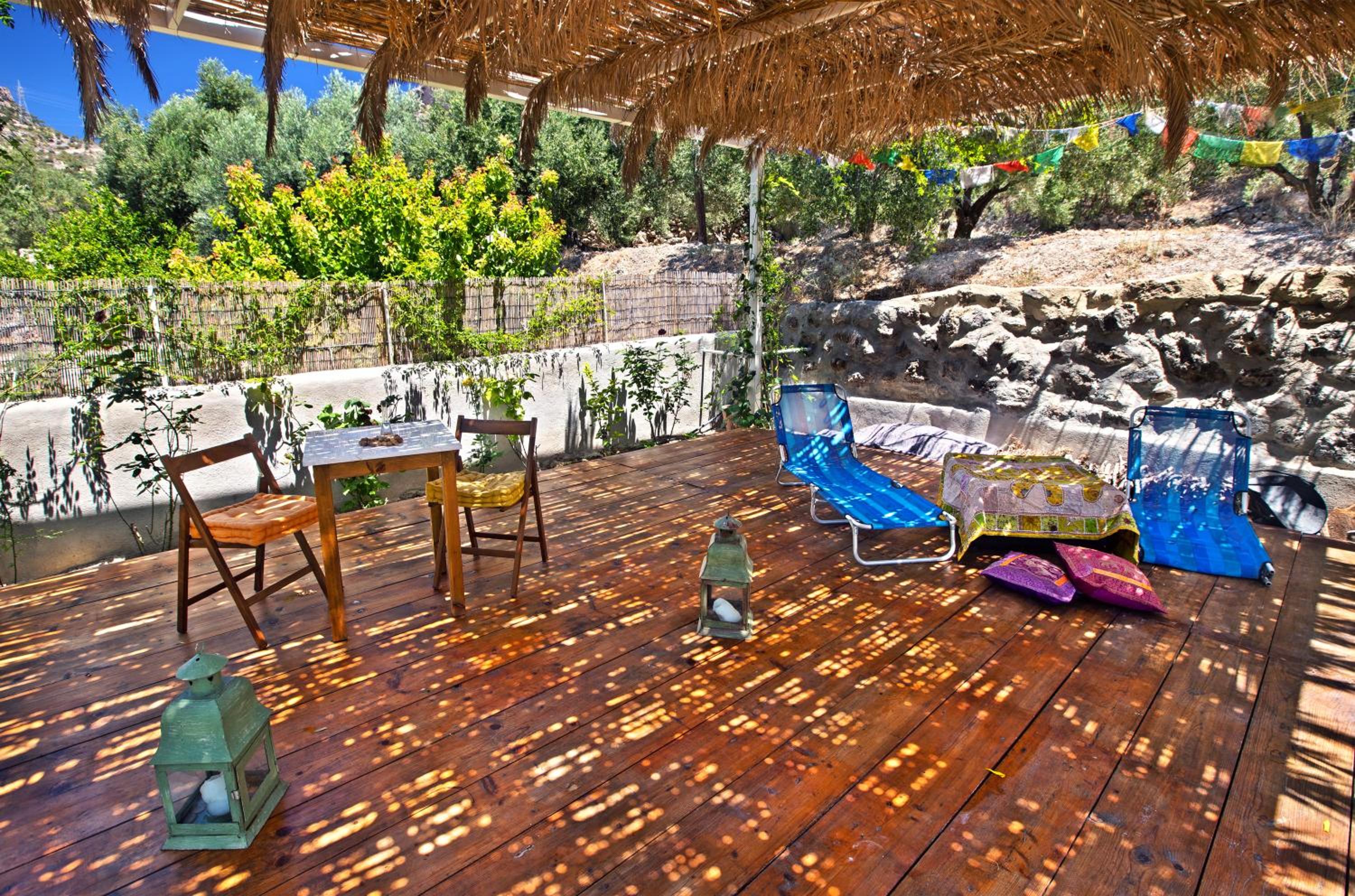 Bungalow with Garden View - Photo 8