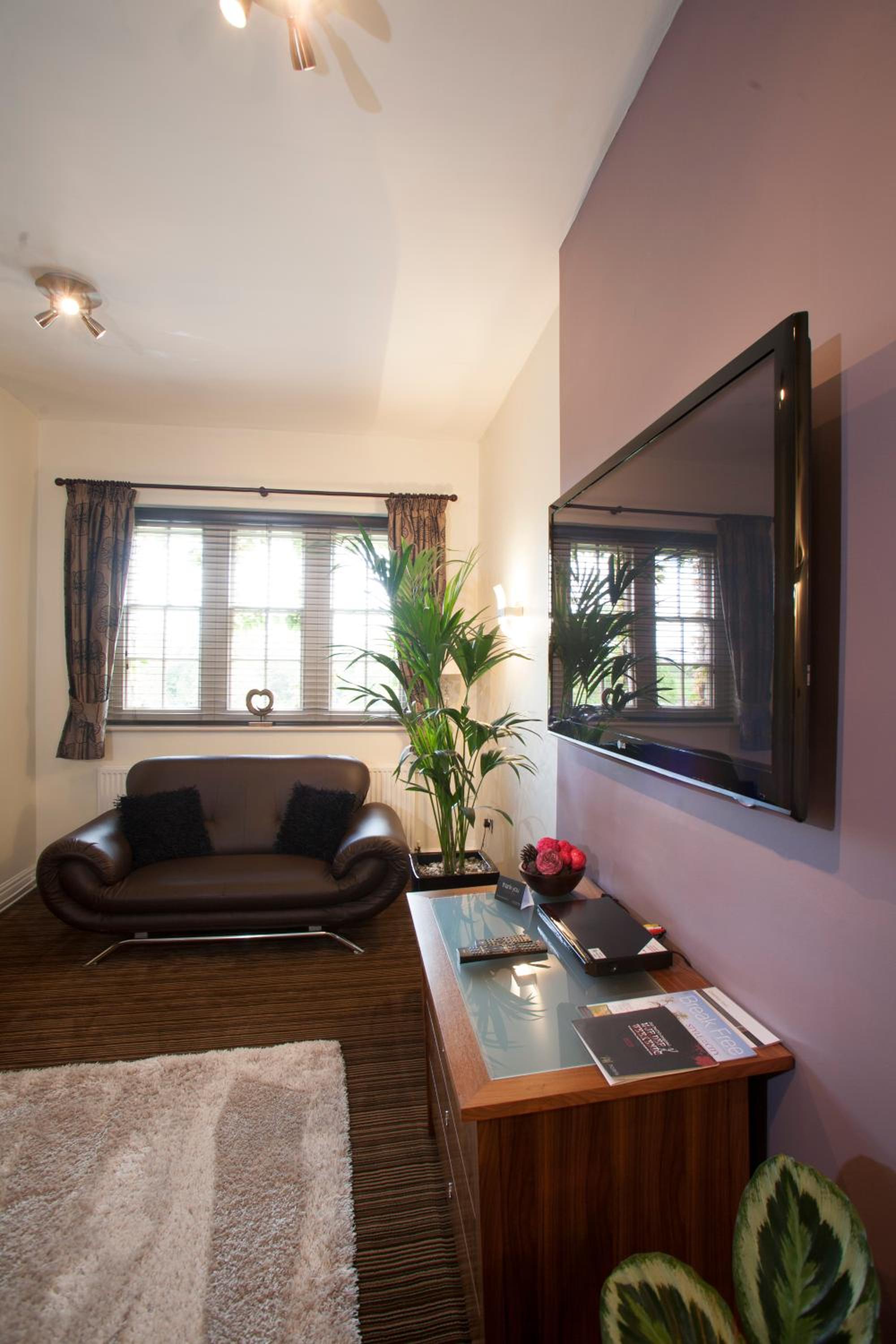 Suite - Photo 2
