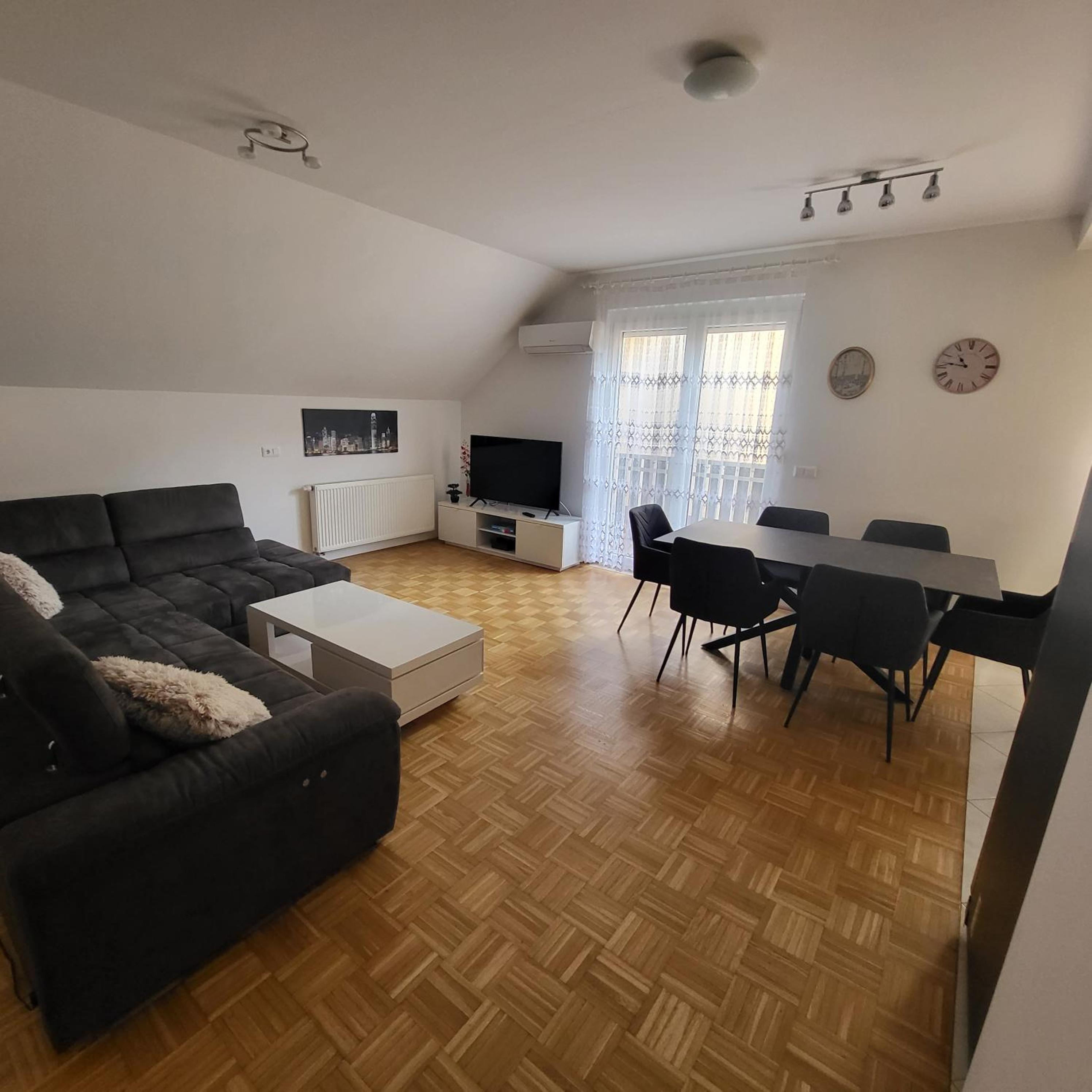 Three-Bedroom Apartment photo 1