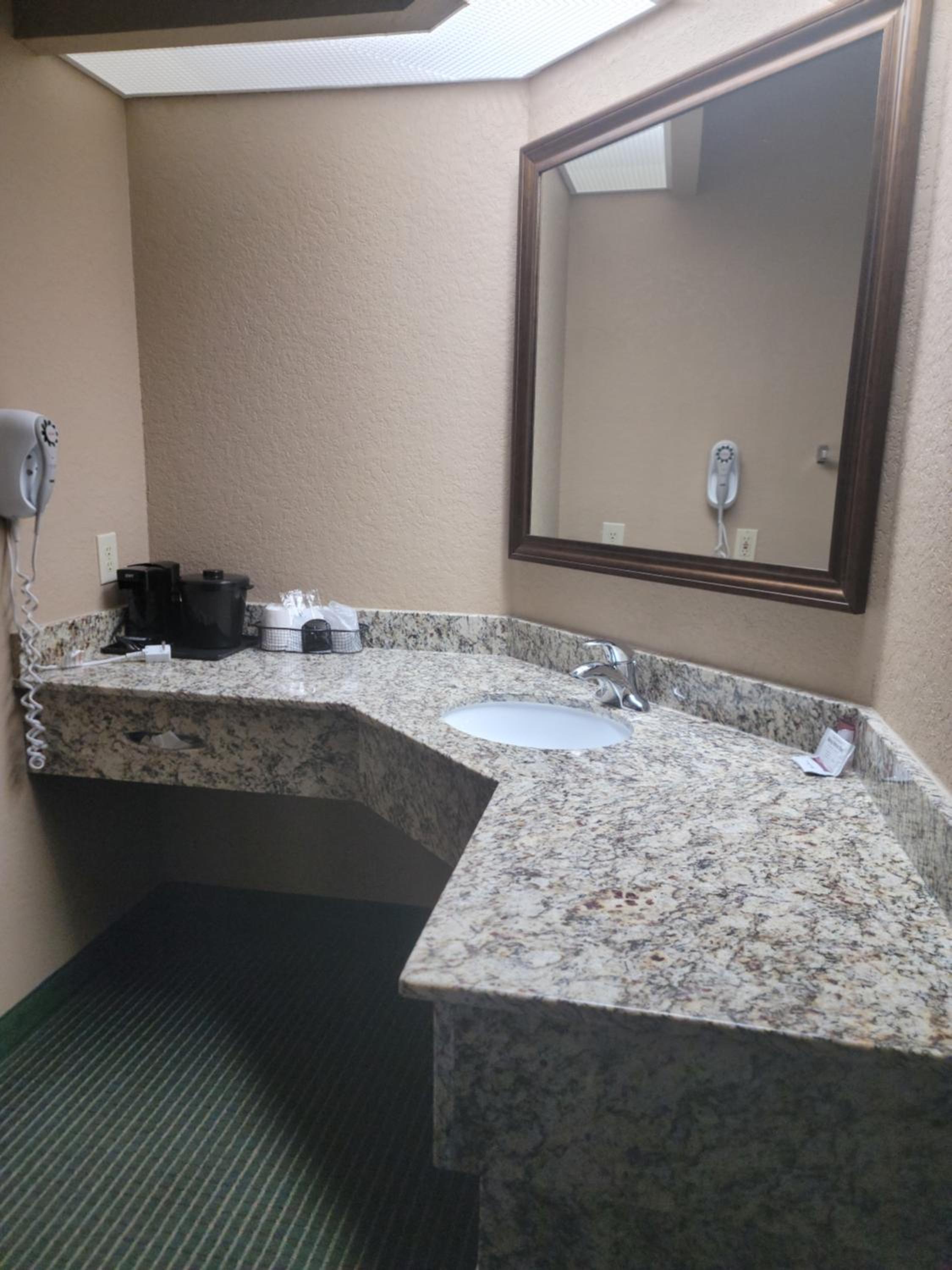 King Suite - Photo 8