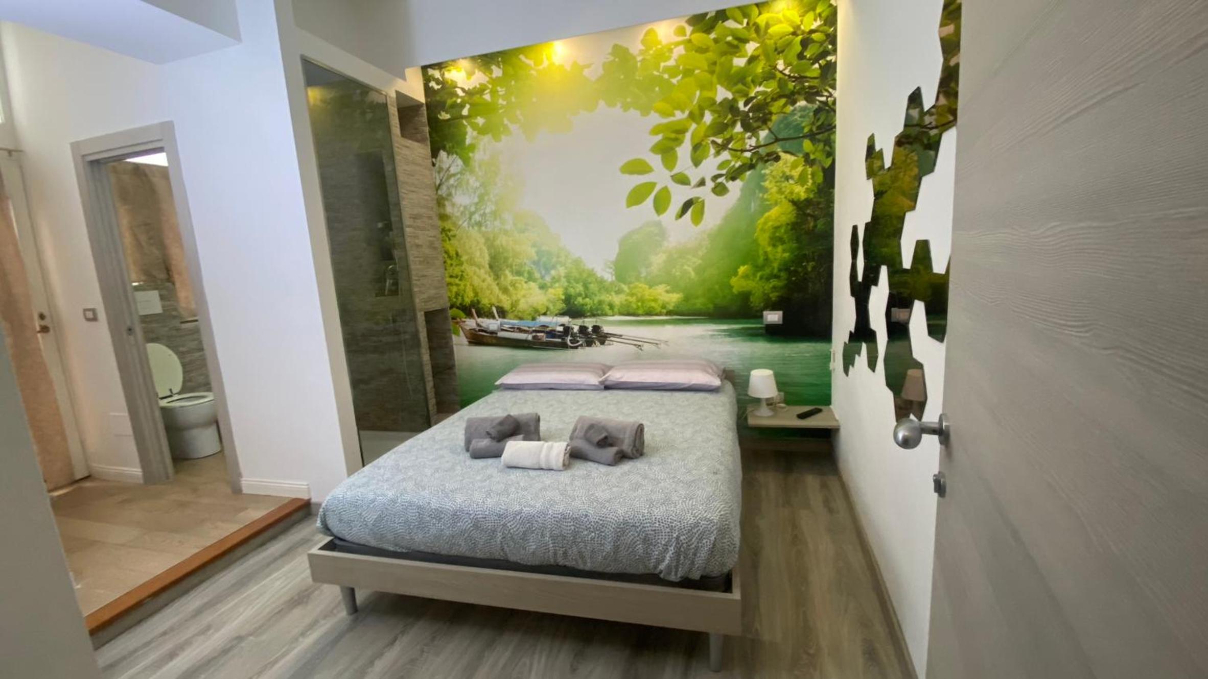Deluxe Double Room with Balcony - Photo 18