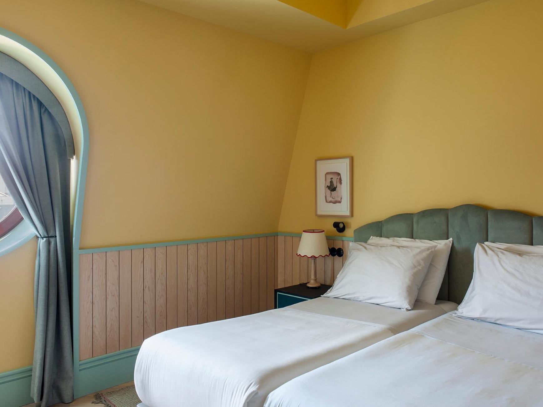 Superior Twin Room with Aliados View
