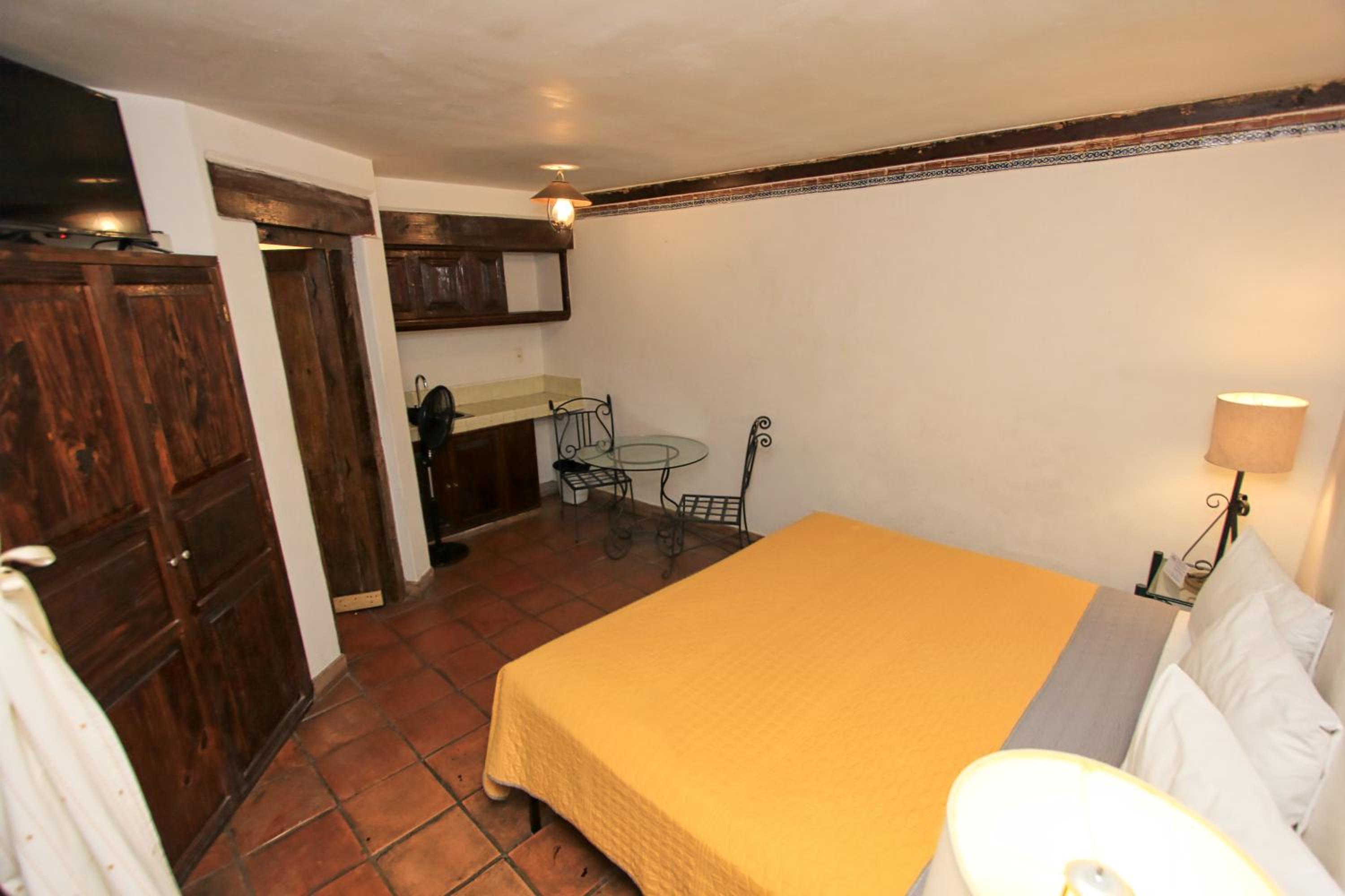 Standard Room - Photo 10