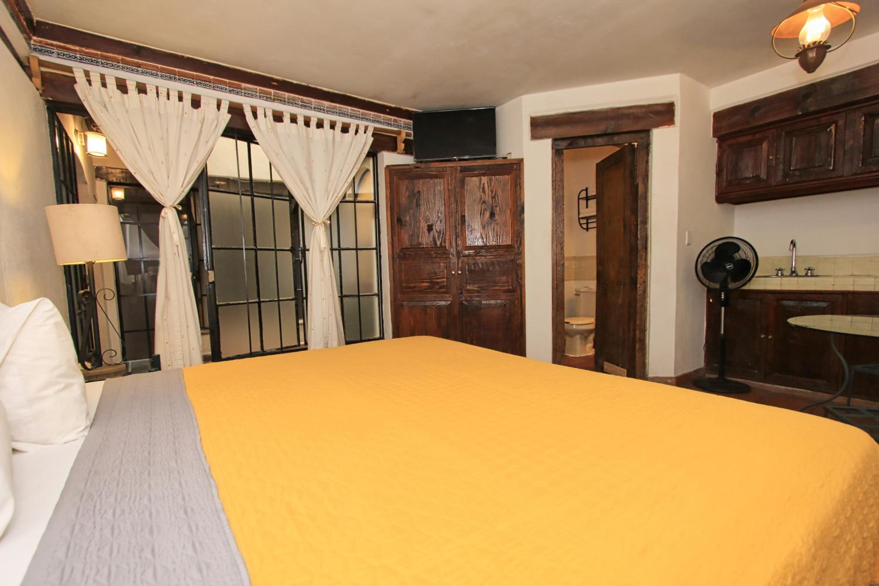 Standard Room - Photo 17