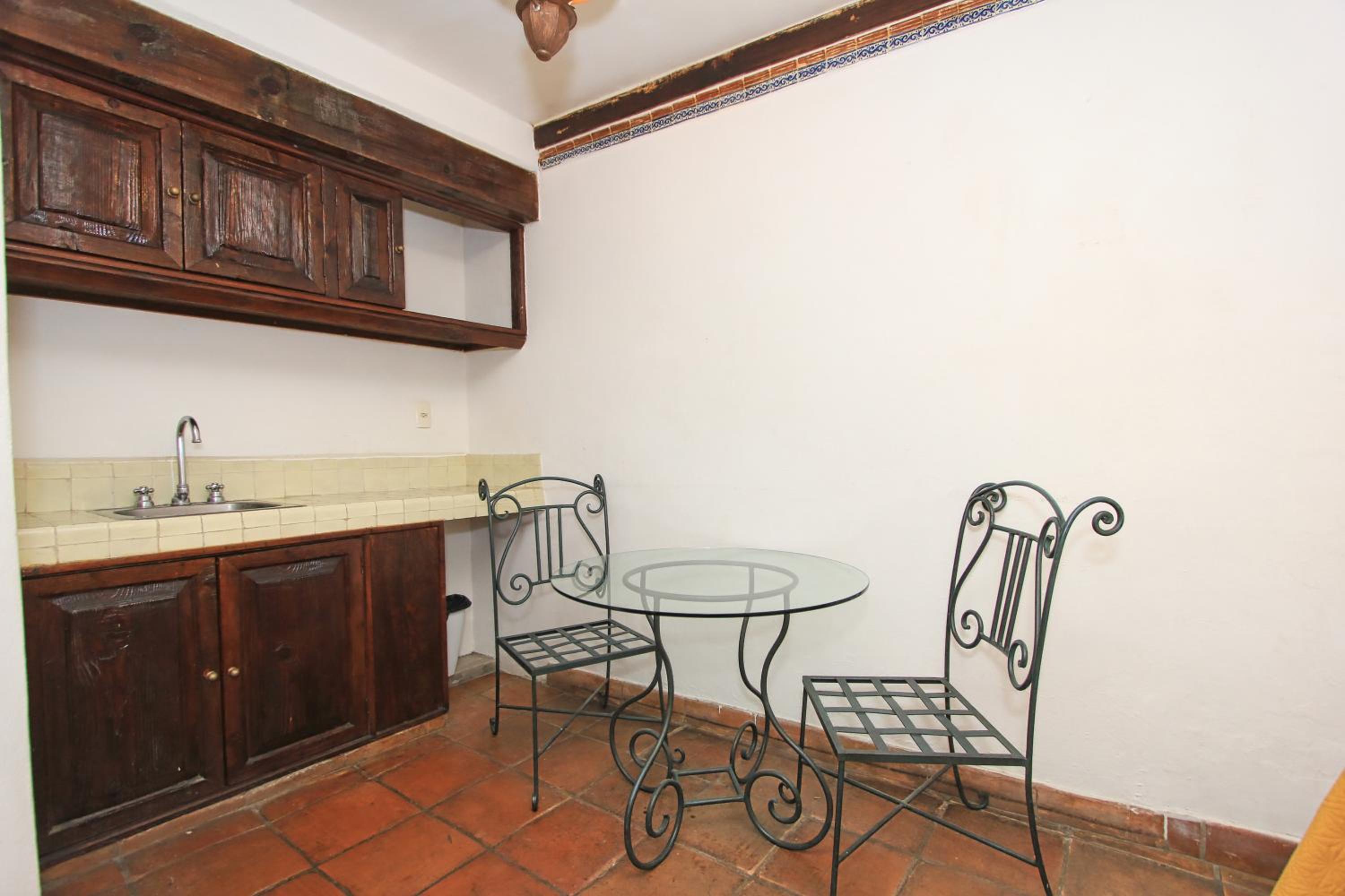 Standard Room - Photo 8