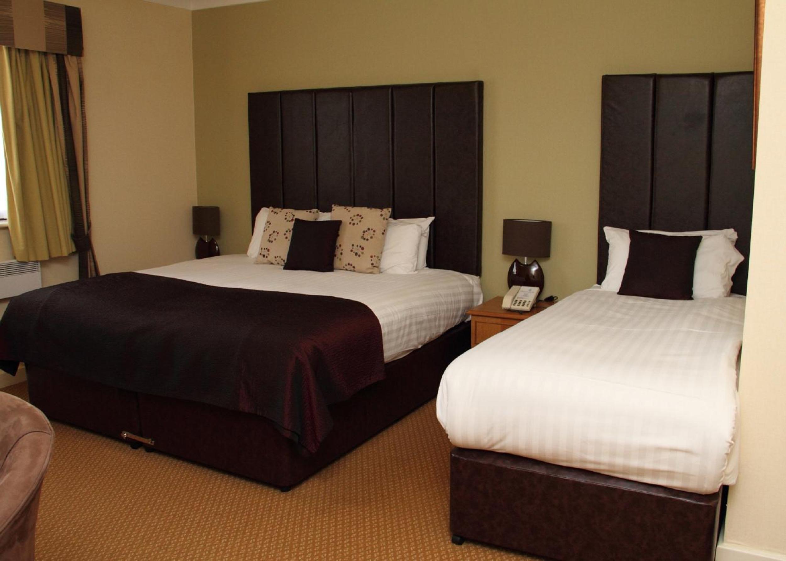 Standard Family Room - Photo 6