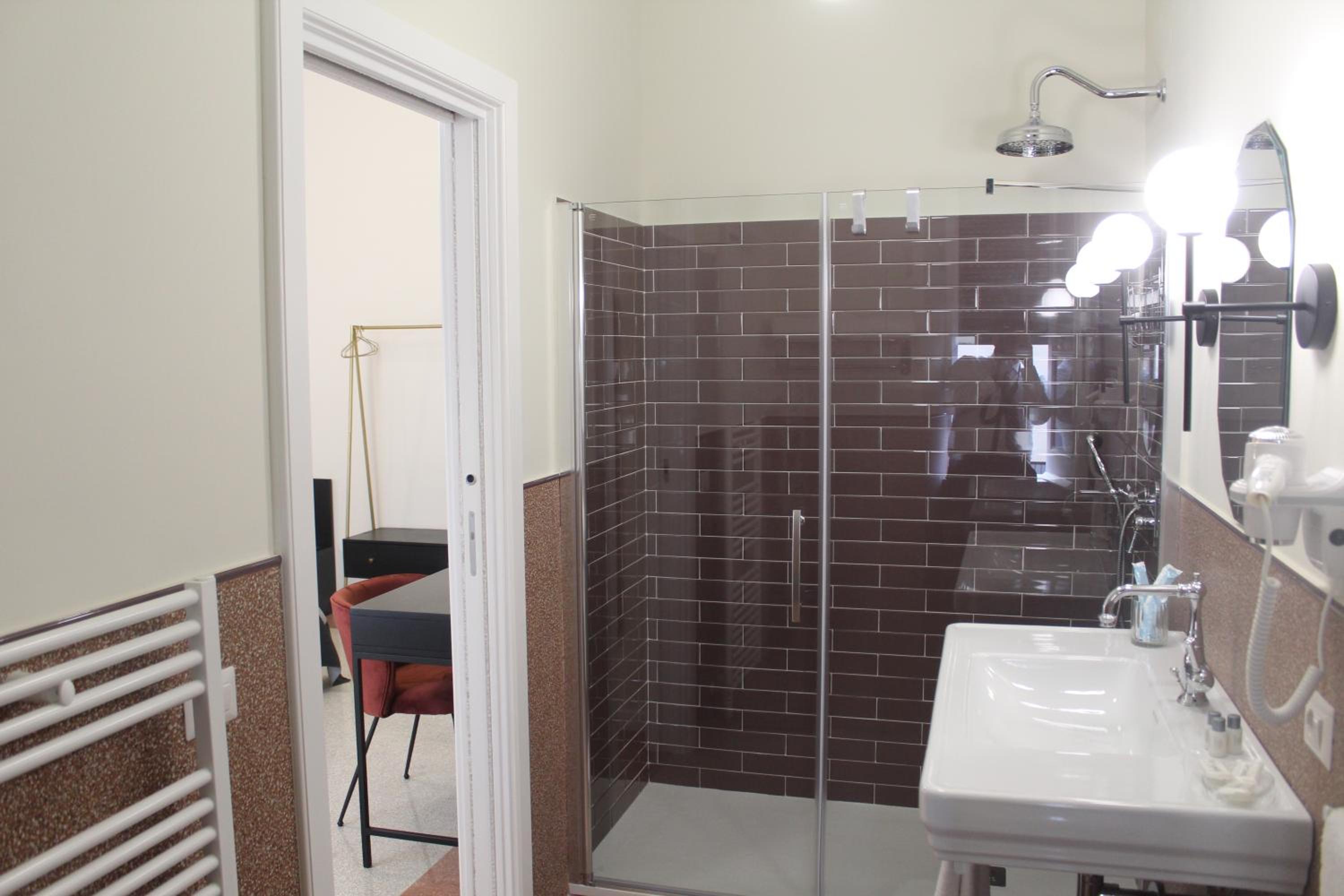 Double Room with Private Bathroom photo 2