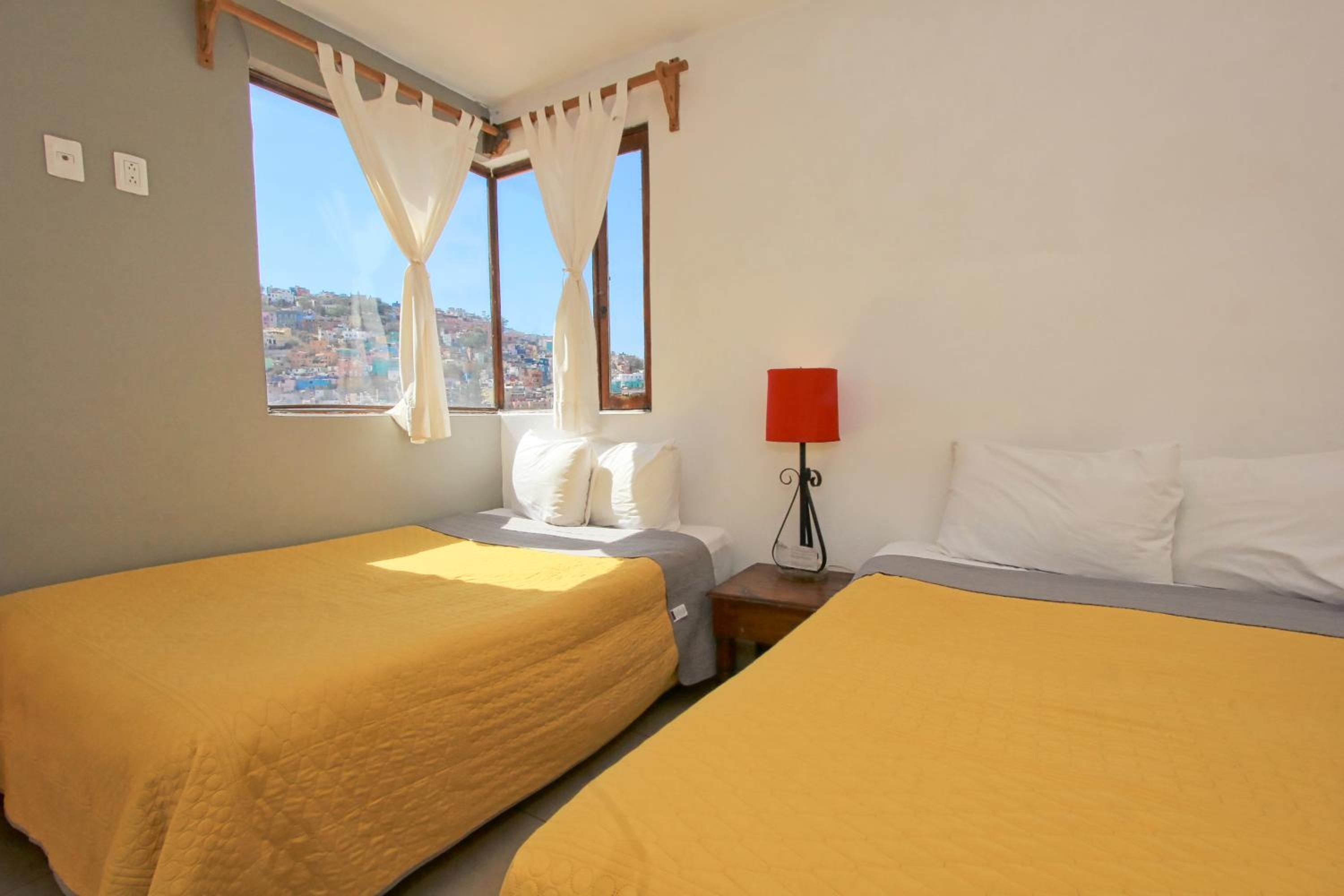 Double Room with Two Double Beds - Photo 18
