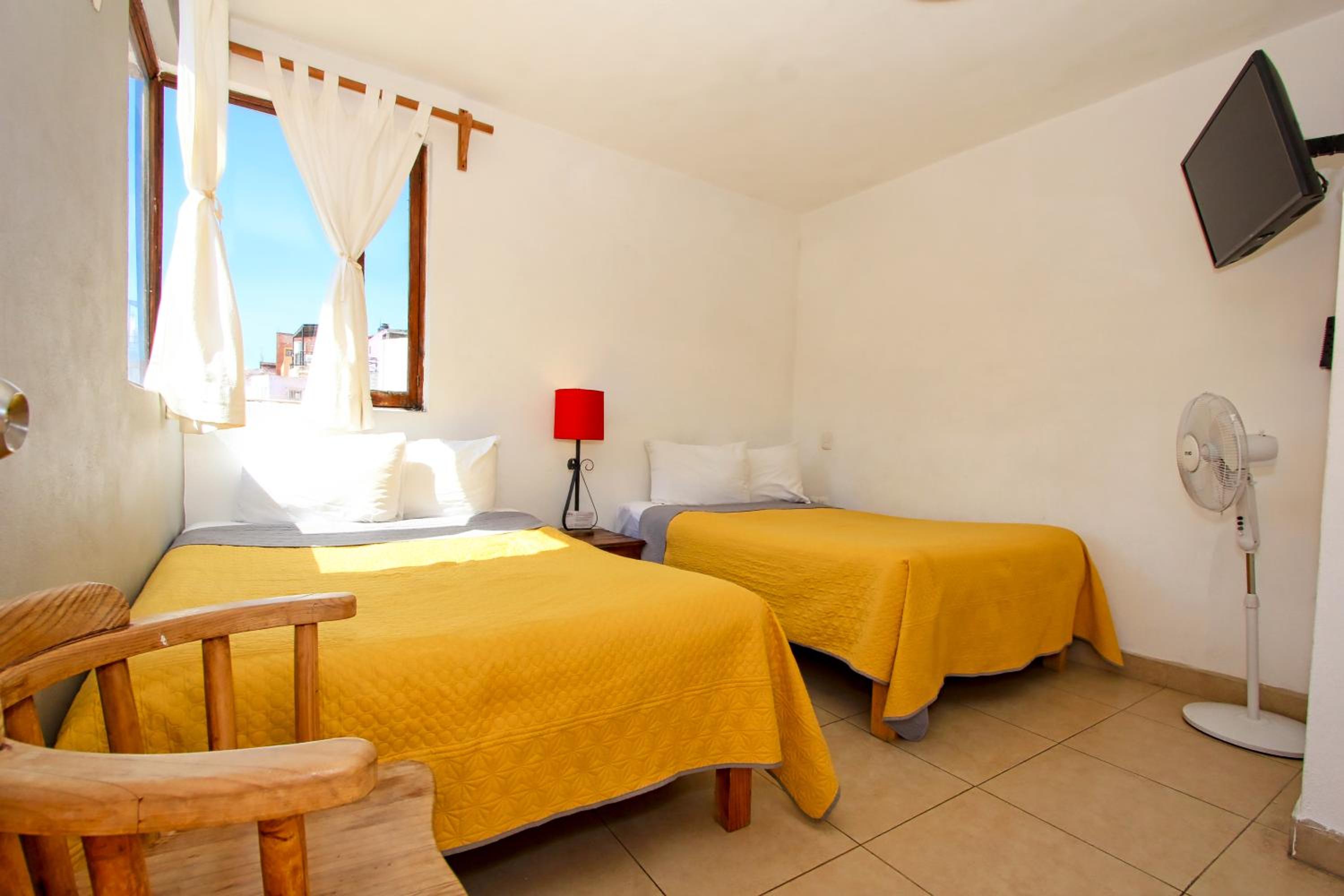 Double Room with Two Double Beds - Photo 8