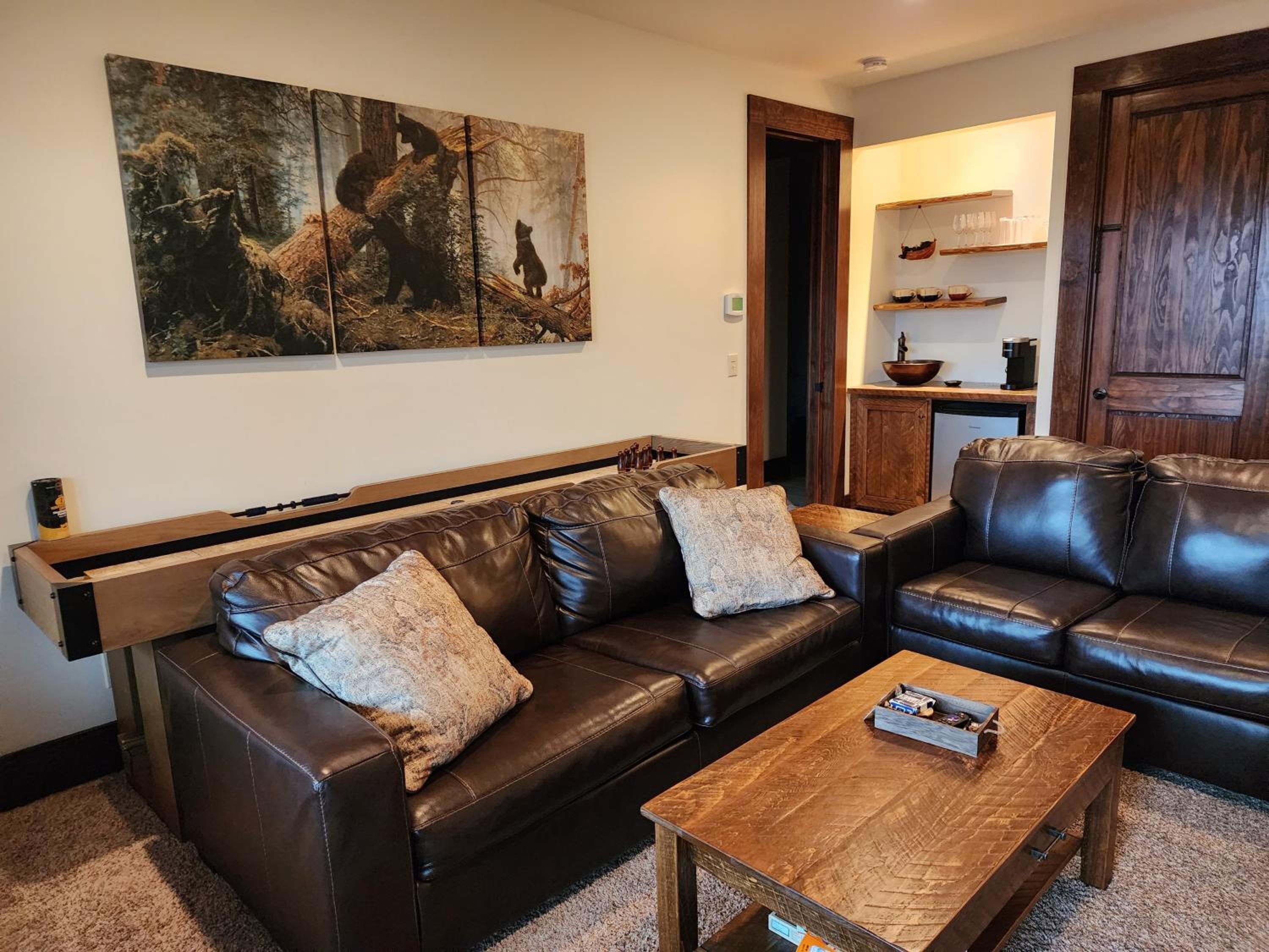 Four-Bedroom House photo 2