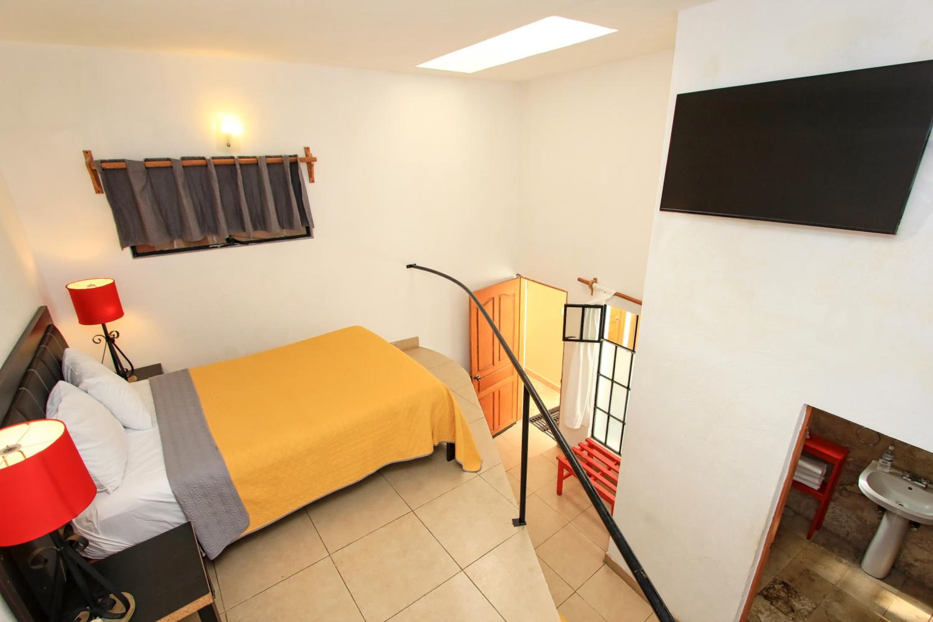 Family Room - Photo 7