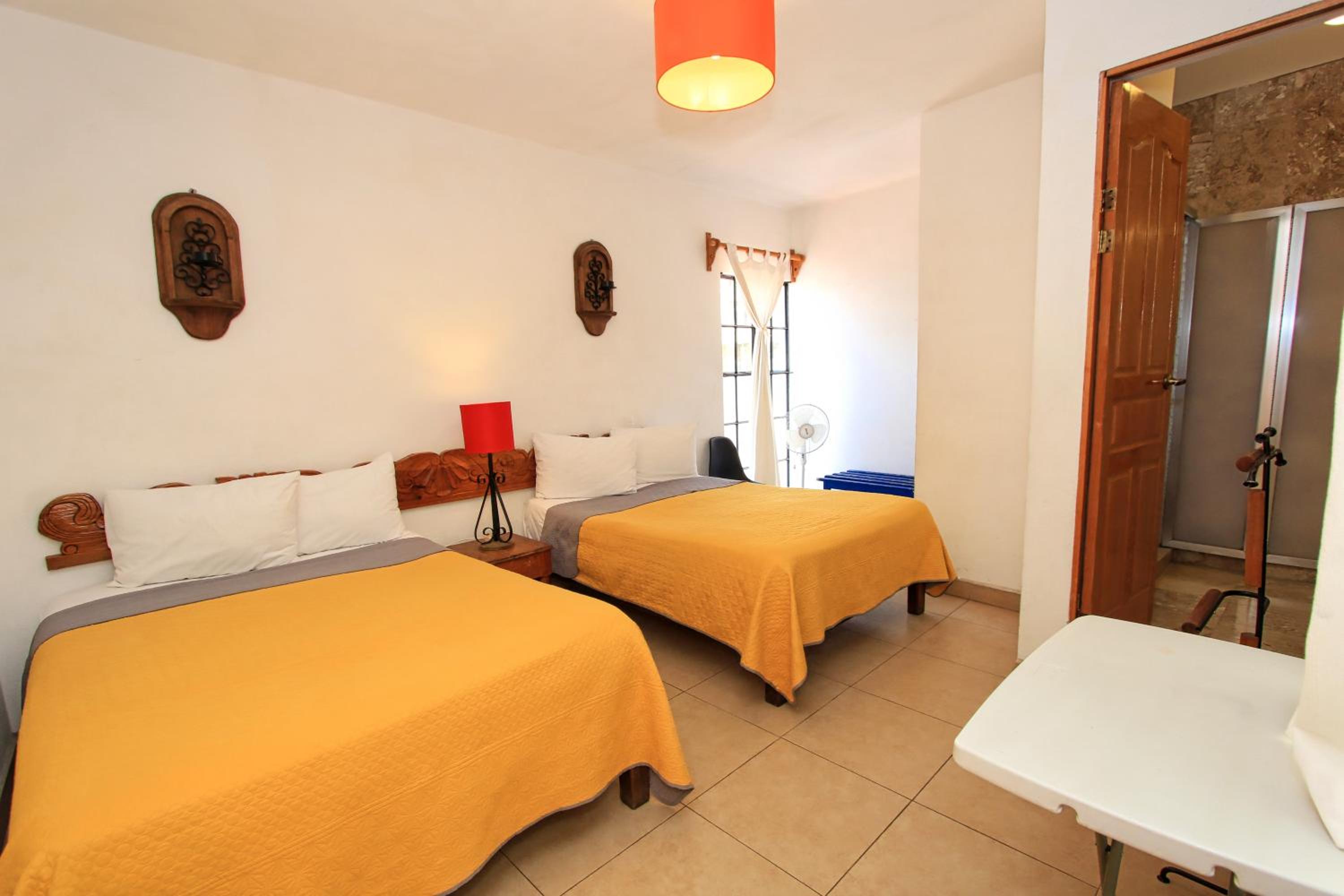 Double Room with Two Double Beds - Photo 13