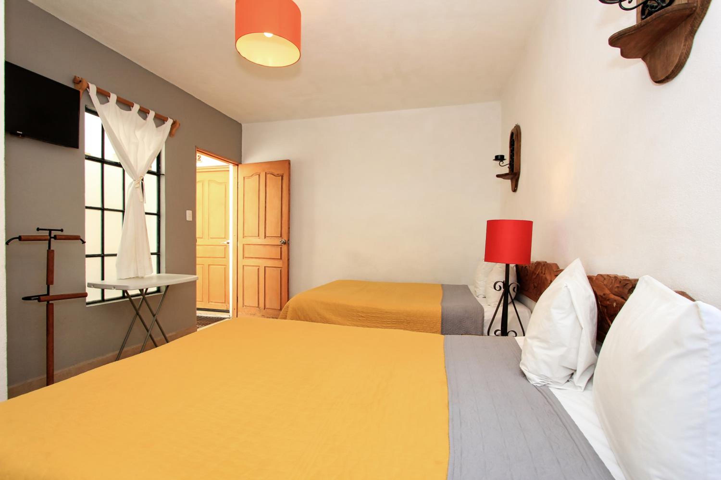 Double Room with Two Double Beds - Photo 16