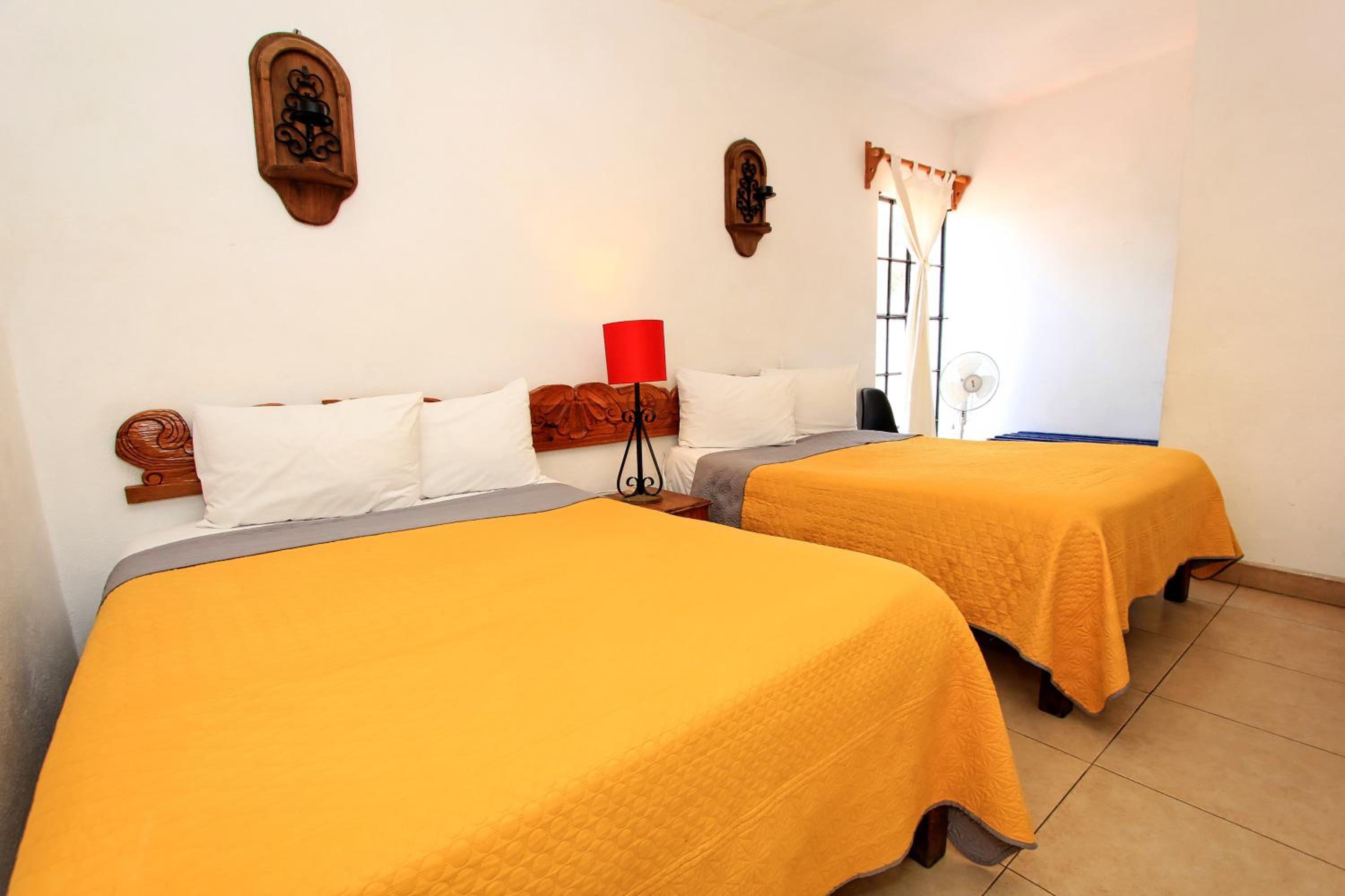 Double Room with Two Double Beds - Photo 15