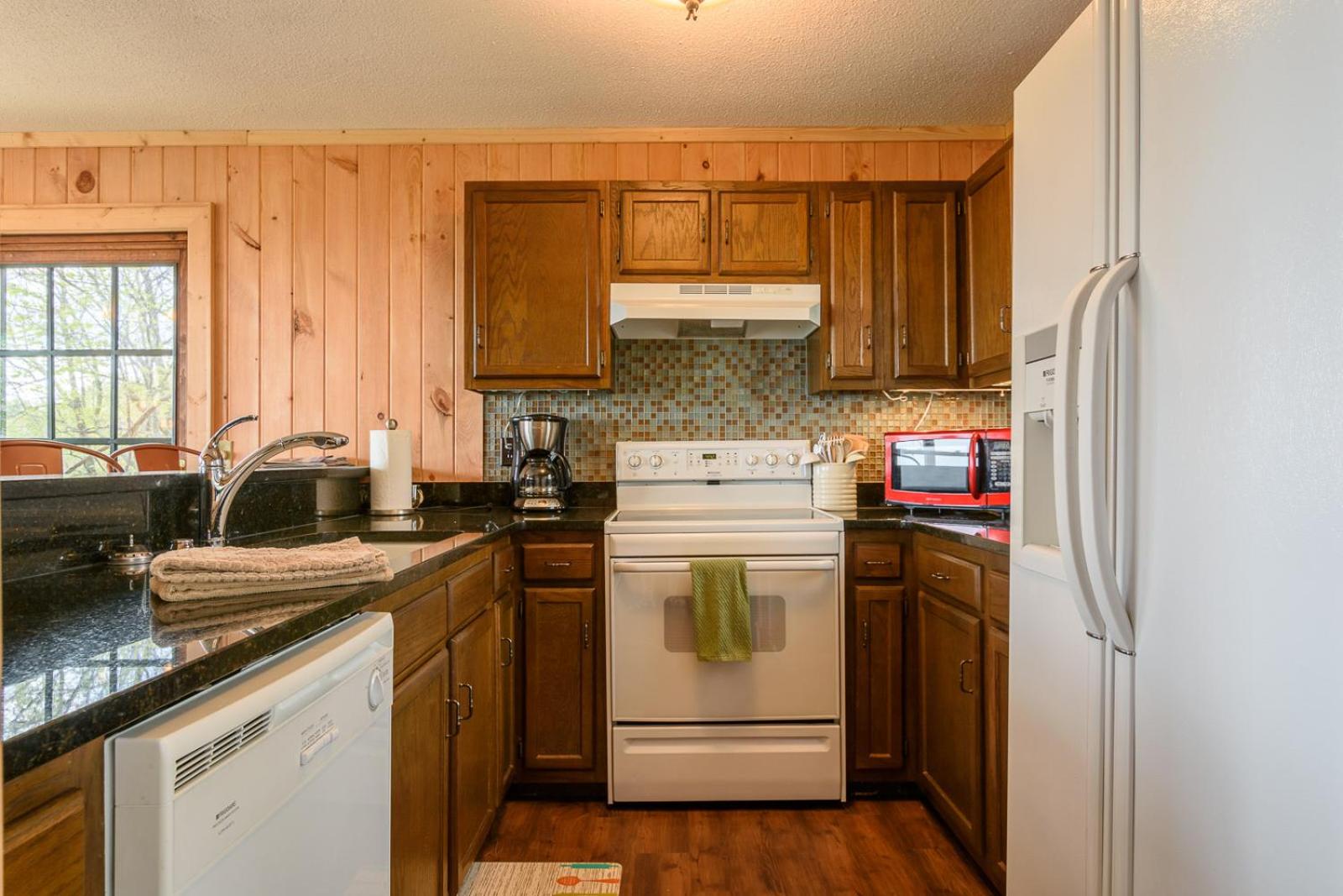Three-Bedroom House photo 2