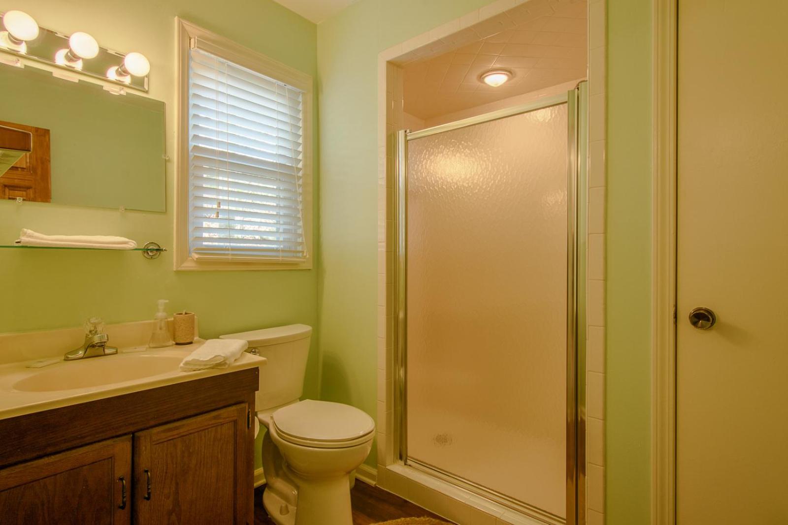Three-Bedroom House photo 3