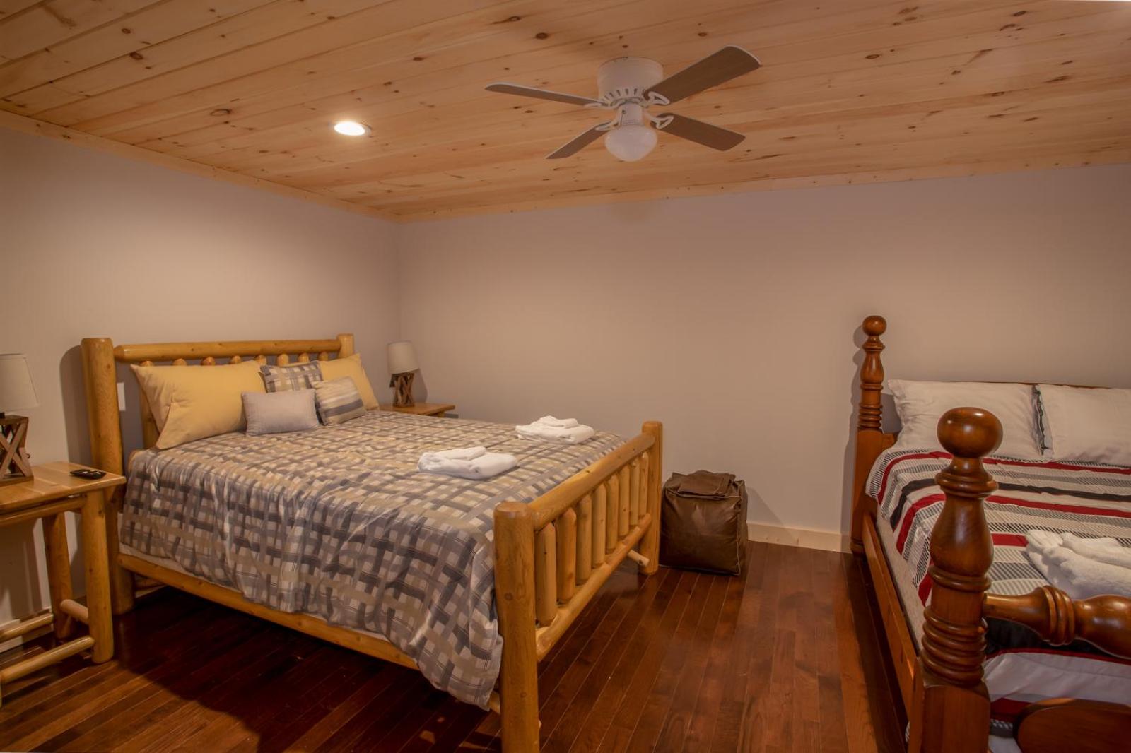 Five-Bedroom House photo 2