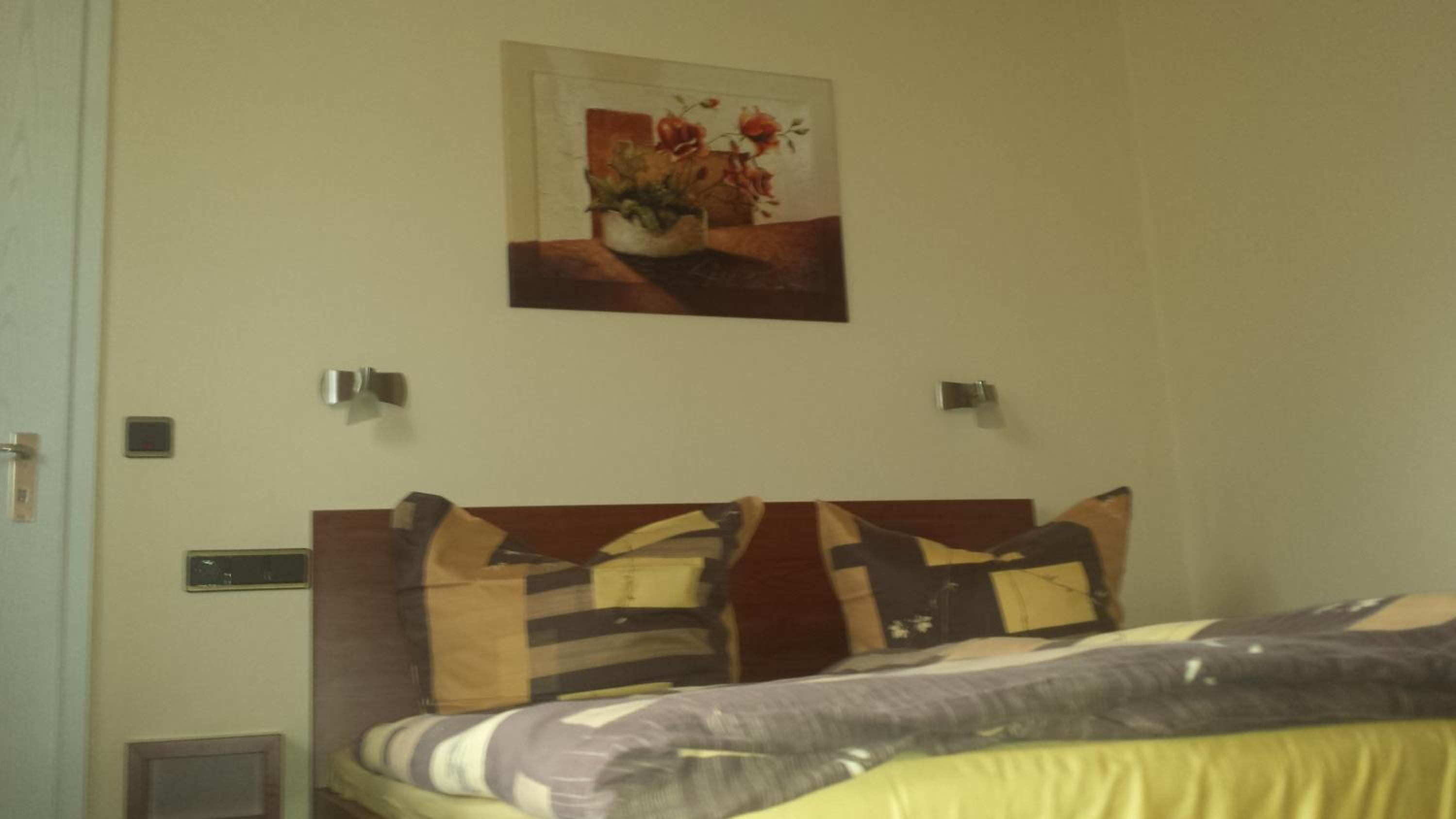 Double Room - Photo 8