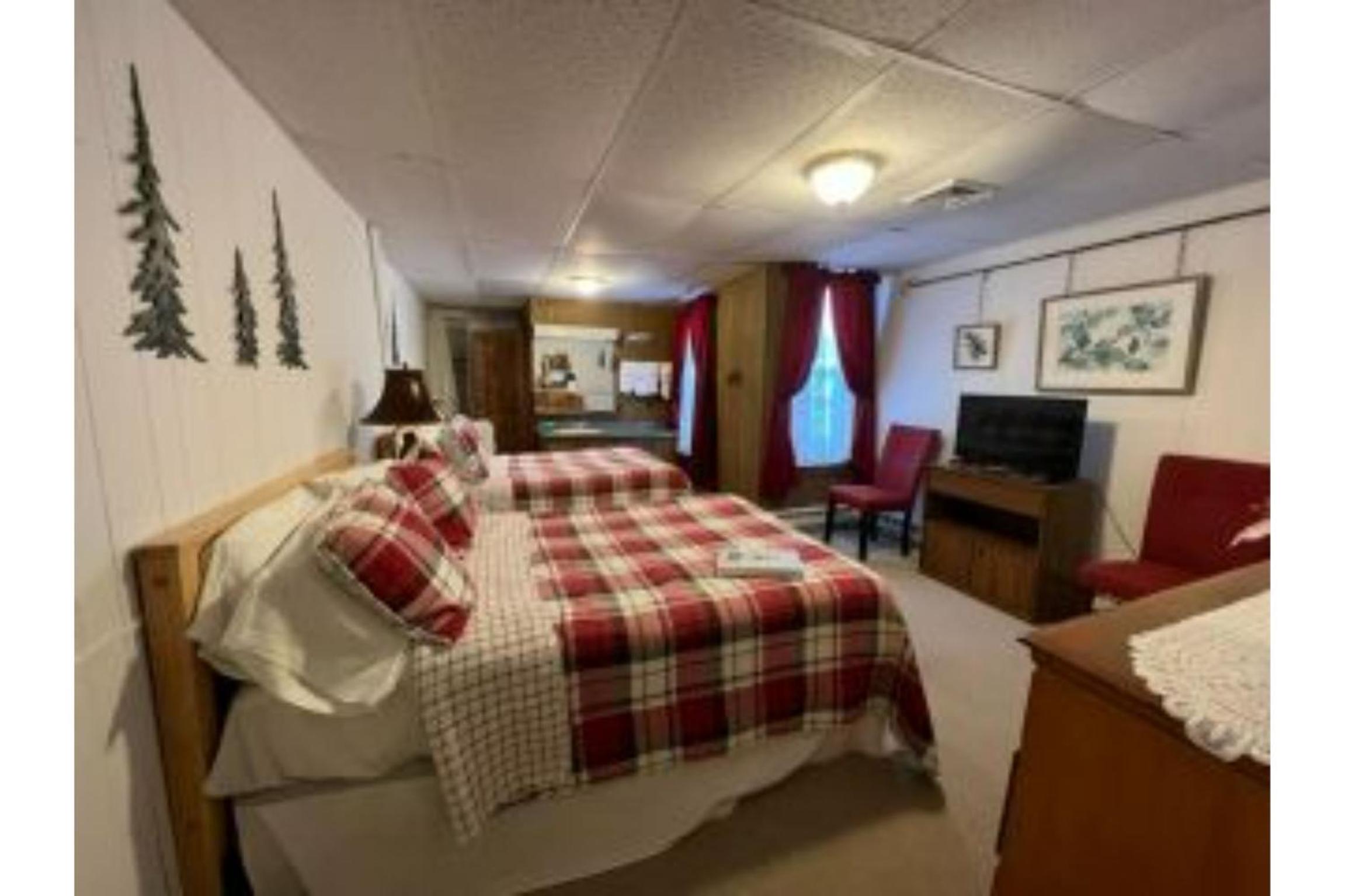 Quadruple Room with Bath photo 3