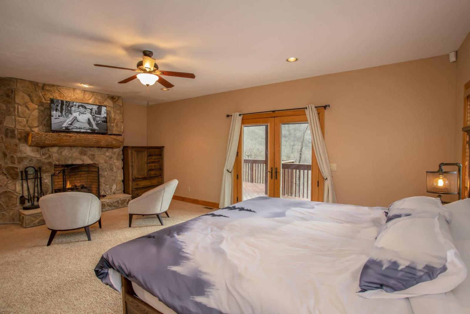 Five-Bedroom House photo 1