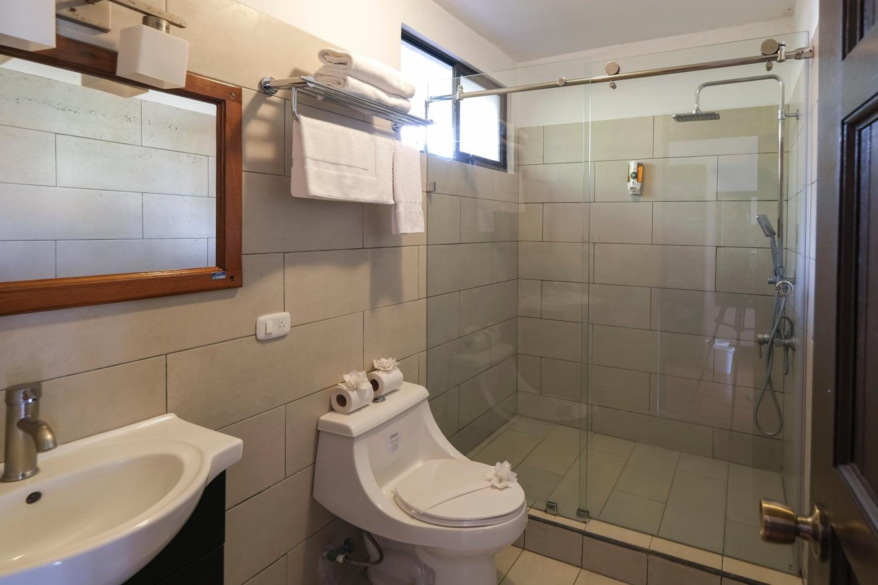 Superior Double Room with Two Double Beds - Photo 7