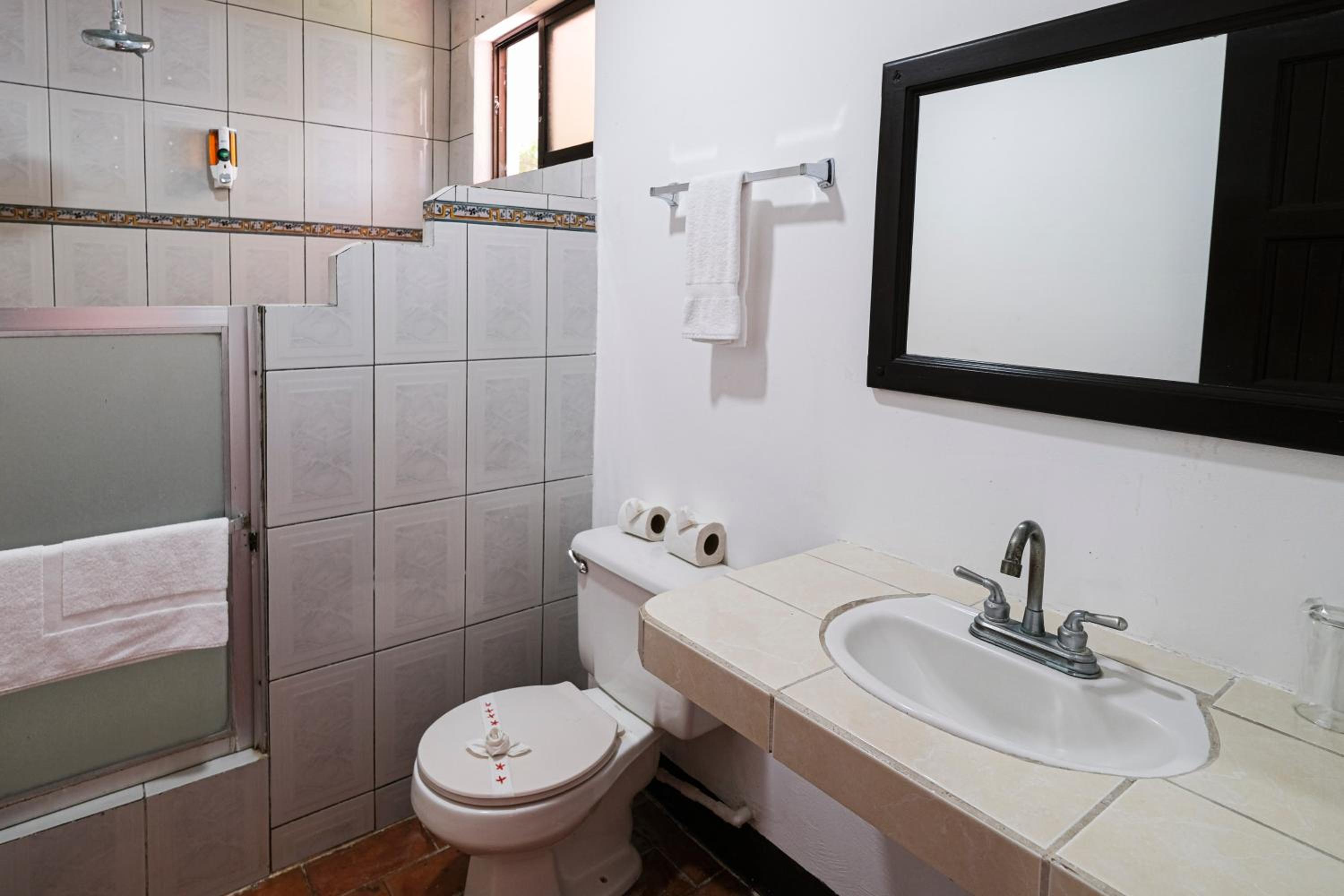 Superior Double Room with Two Double Beds - Photo 6