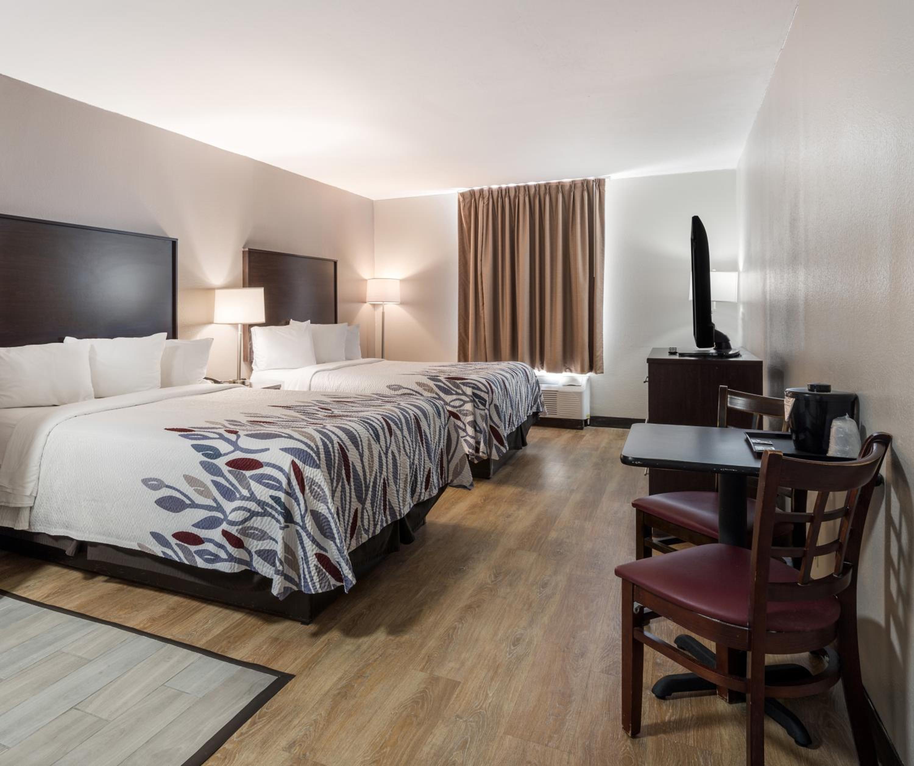 Deluxe Room with 2 Queen Beds Non-Smoking photo 1