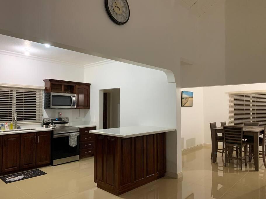 Three-Bedroom Villa photo 3