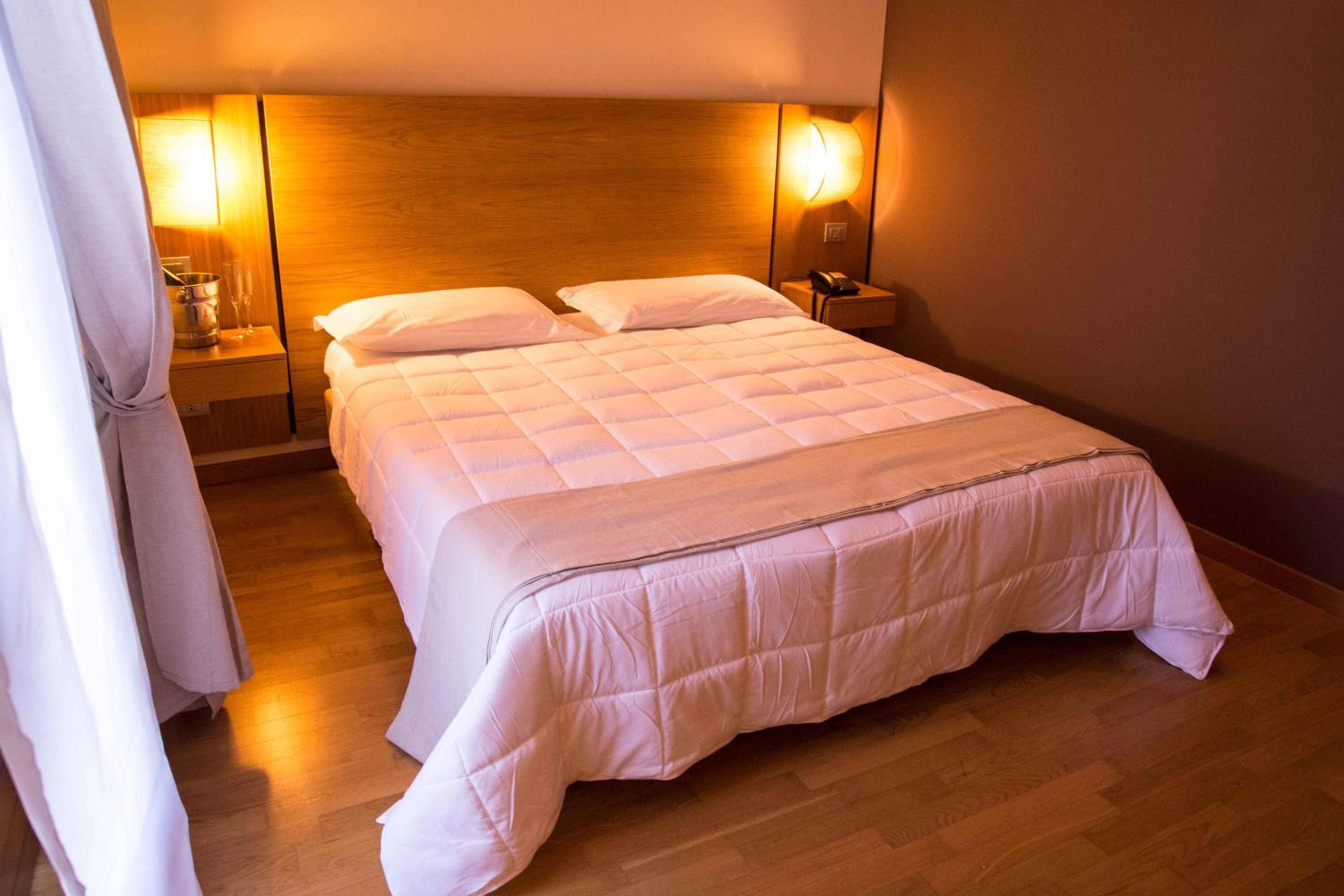 Double Room - Photo 6
