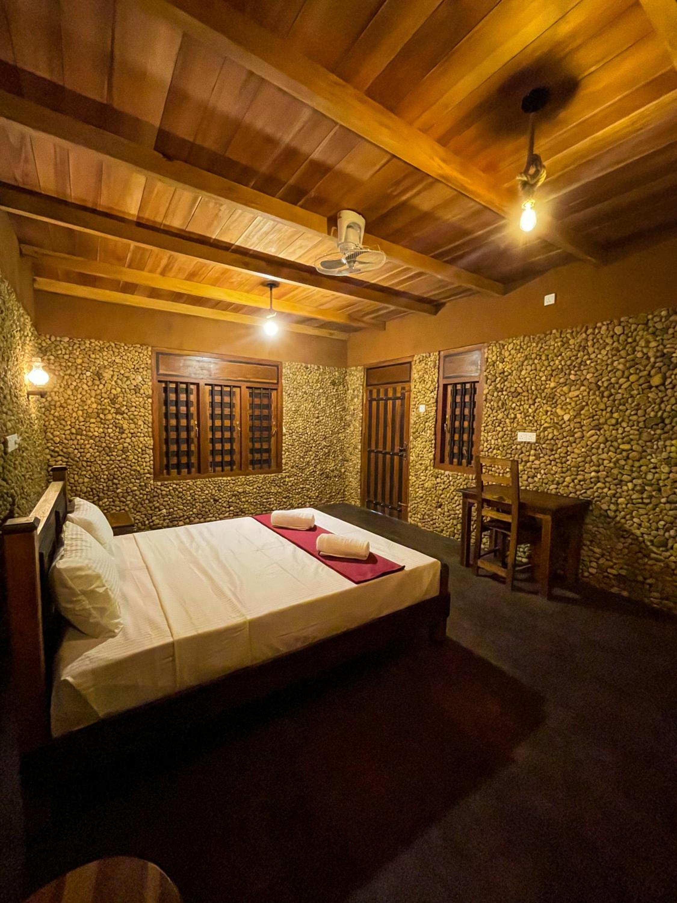 Deluxe Double Room (2 Adults + 1 Child) photo 1