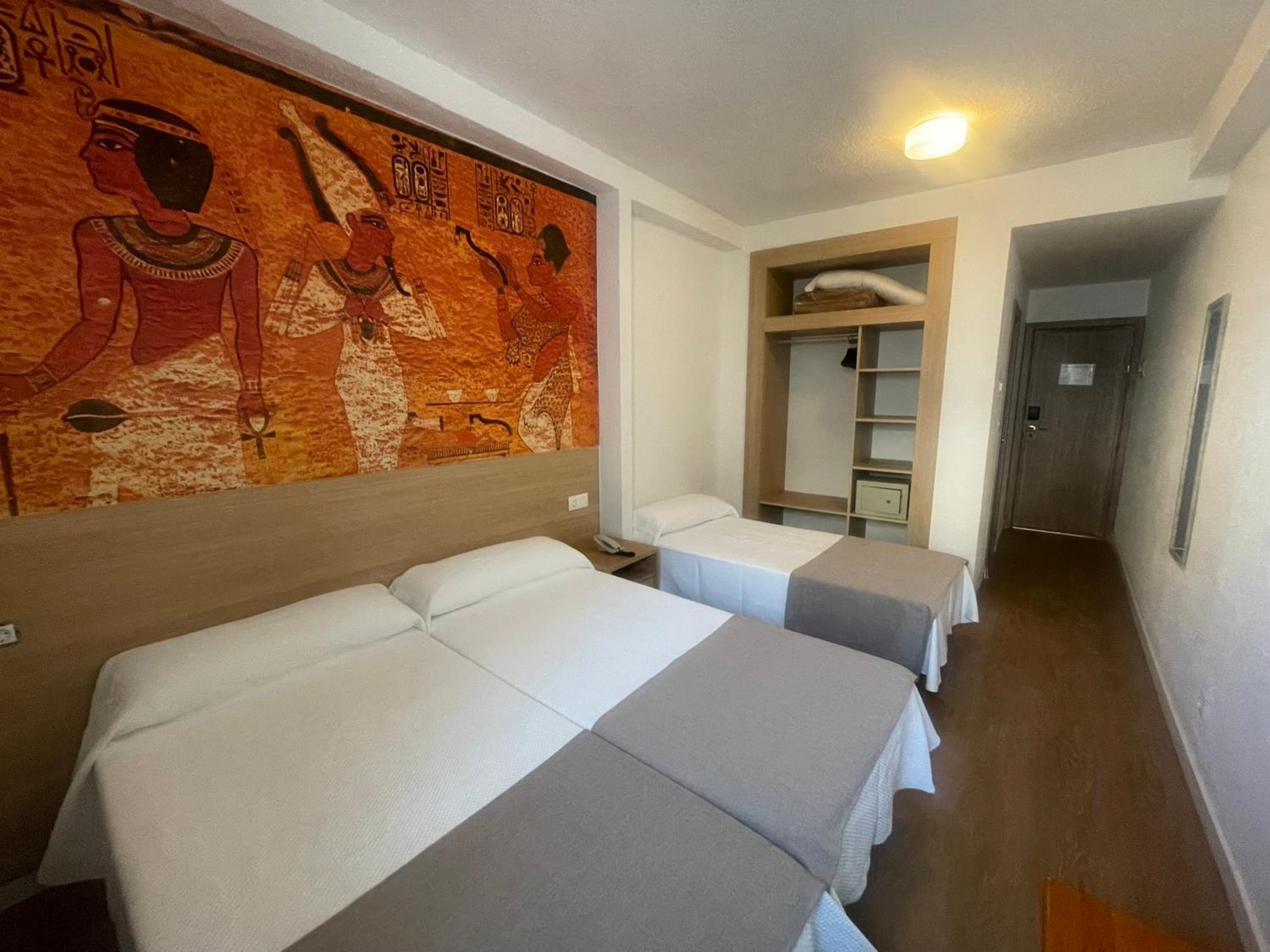 Triple Room with Balcony (3 Adults)