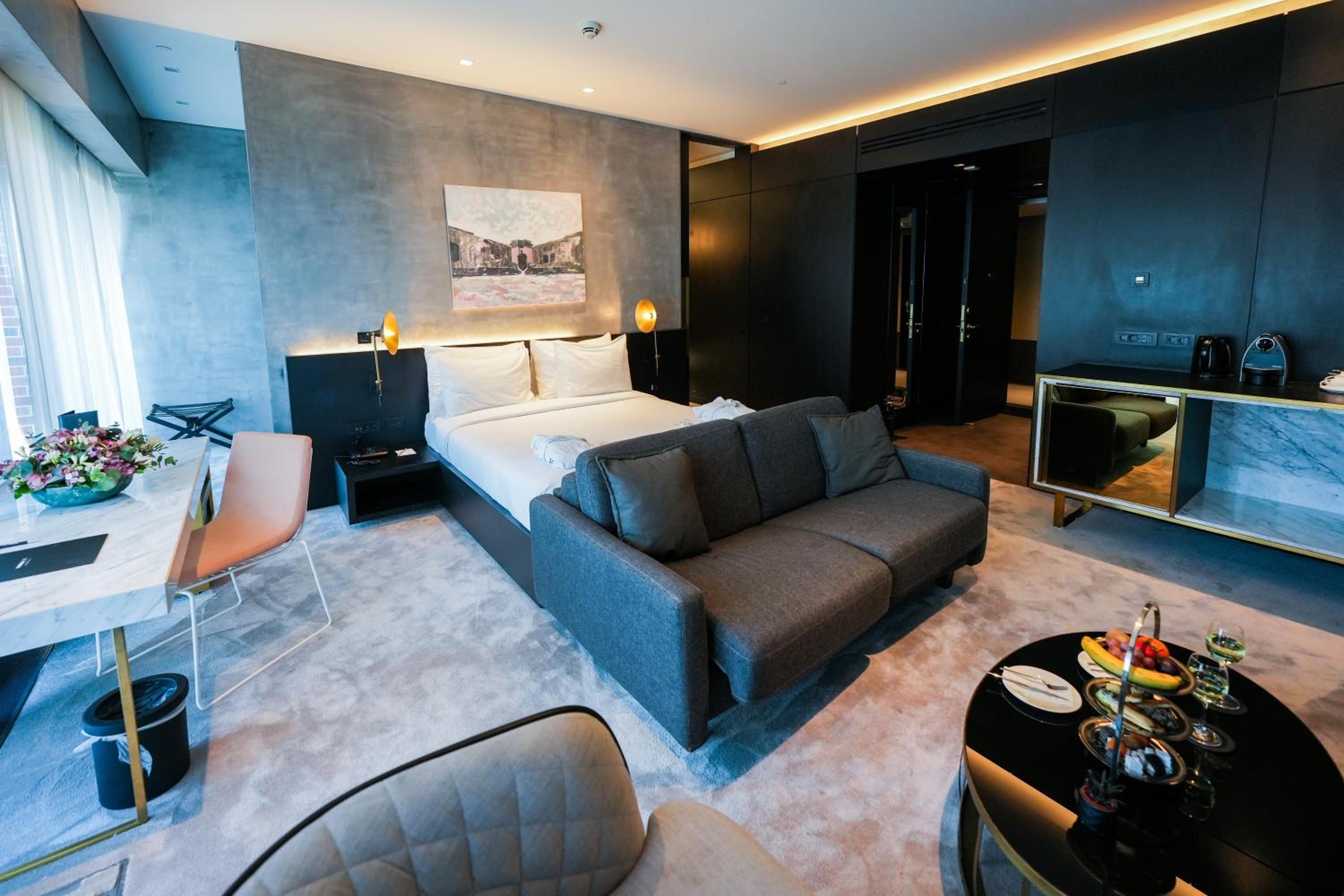 Executive Suite photo 1