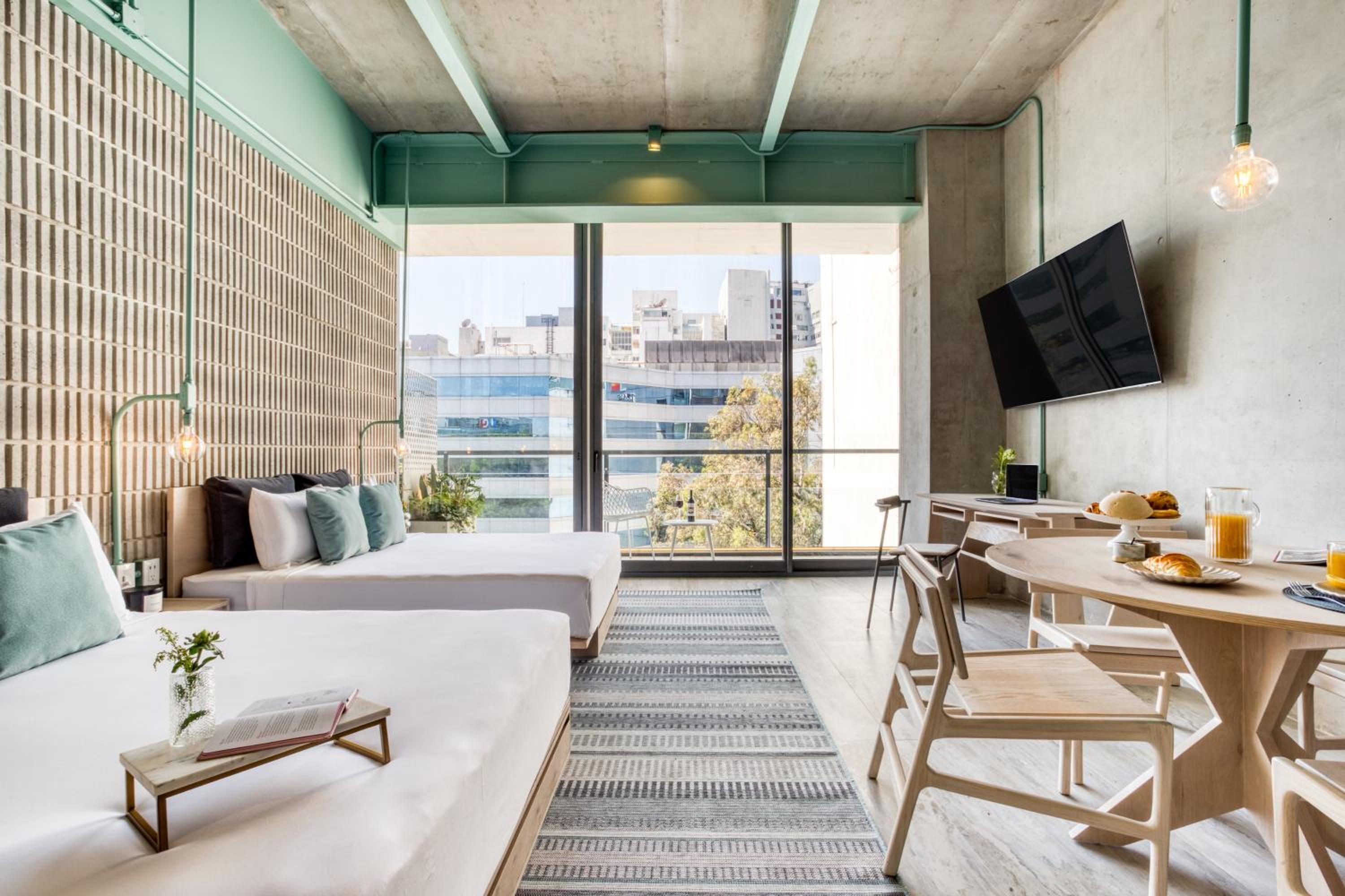 Standard Double Suite with Balcony photo 1