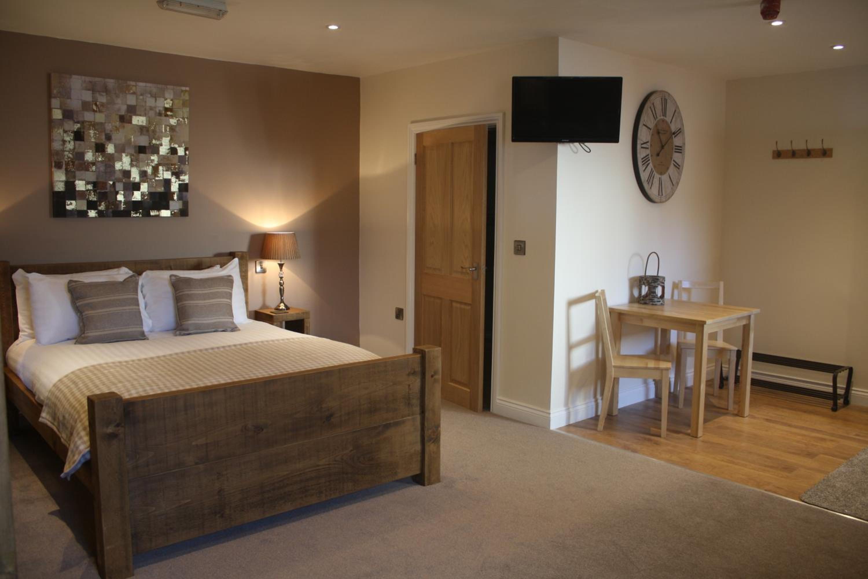 Superior King Room - Photo 2