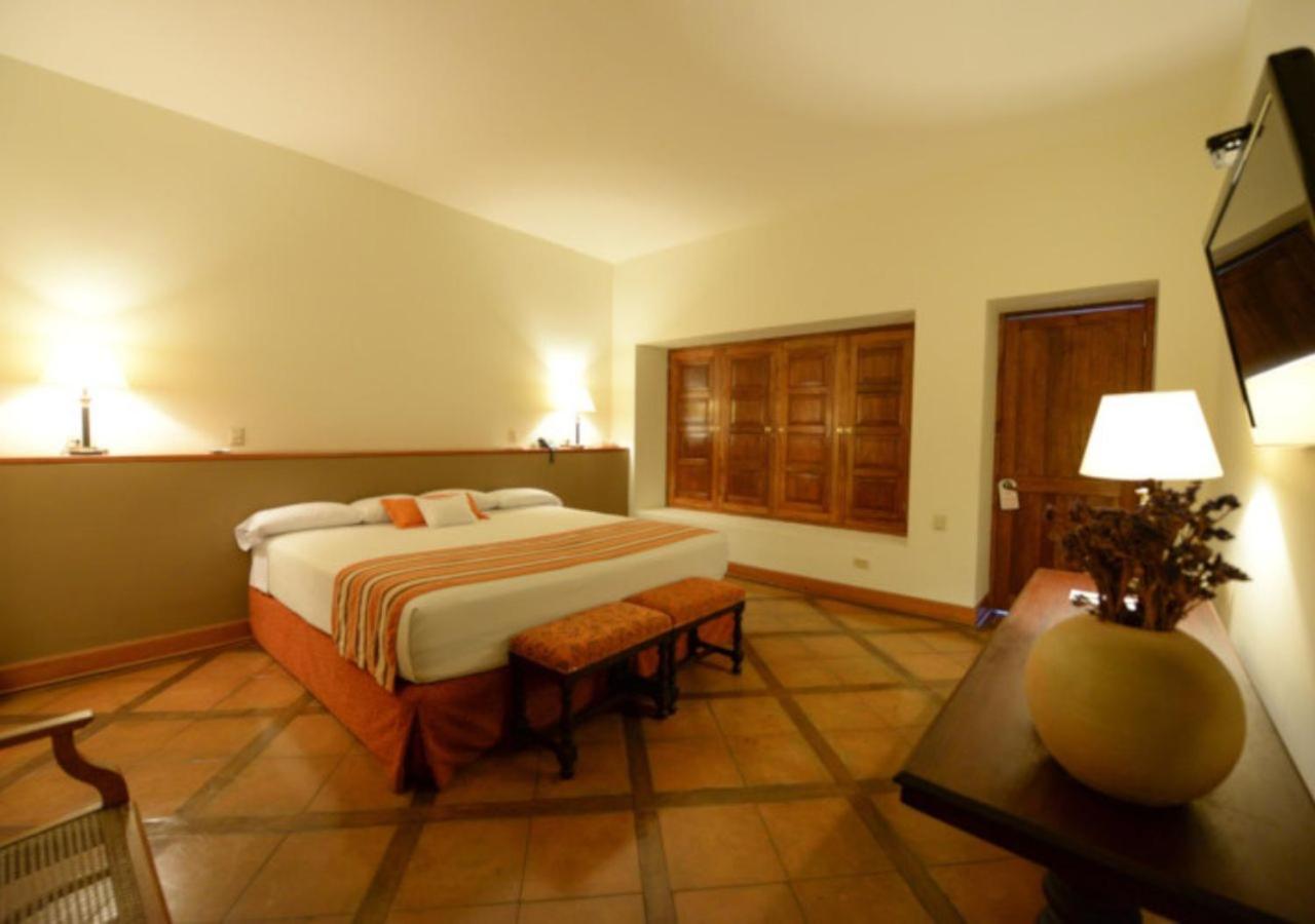 Queen Room photo 3