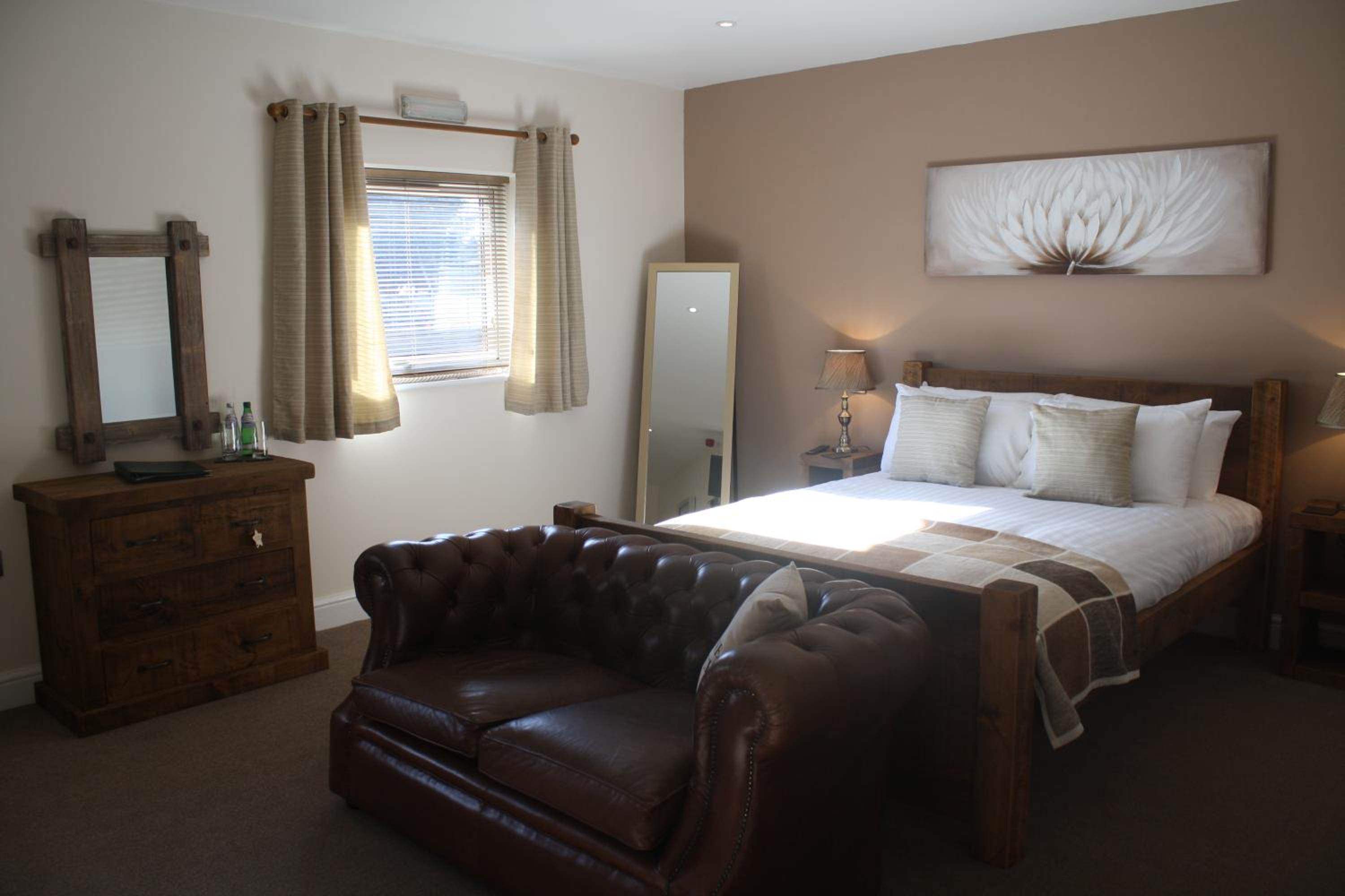 Superior King Room - Photo 3