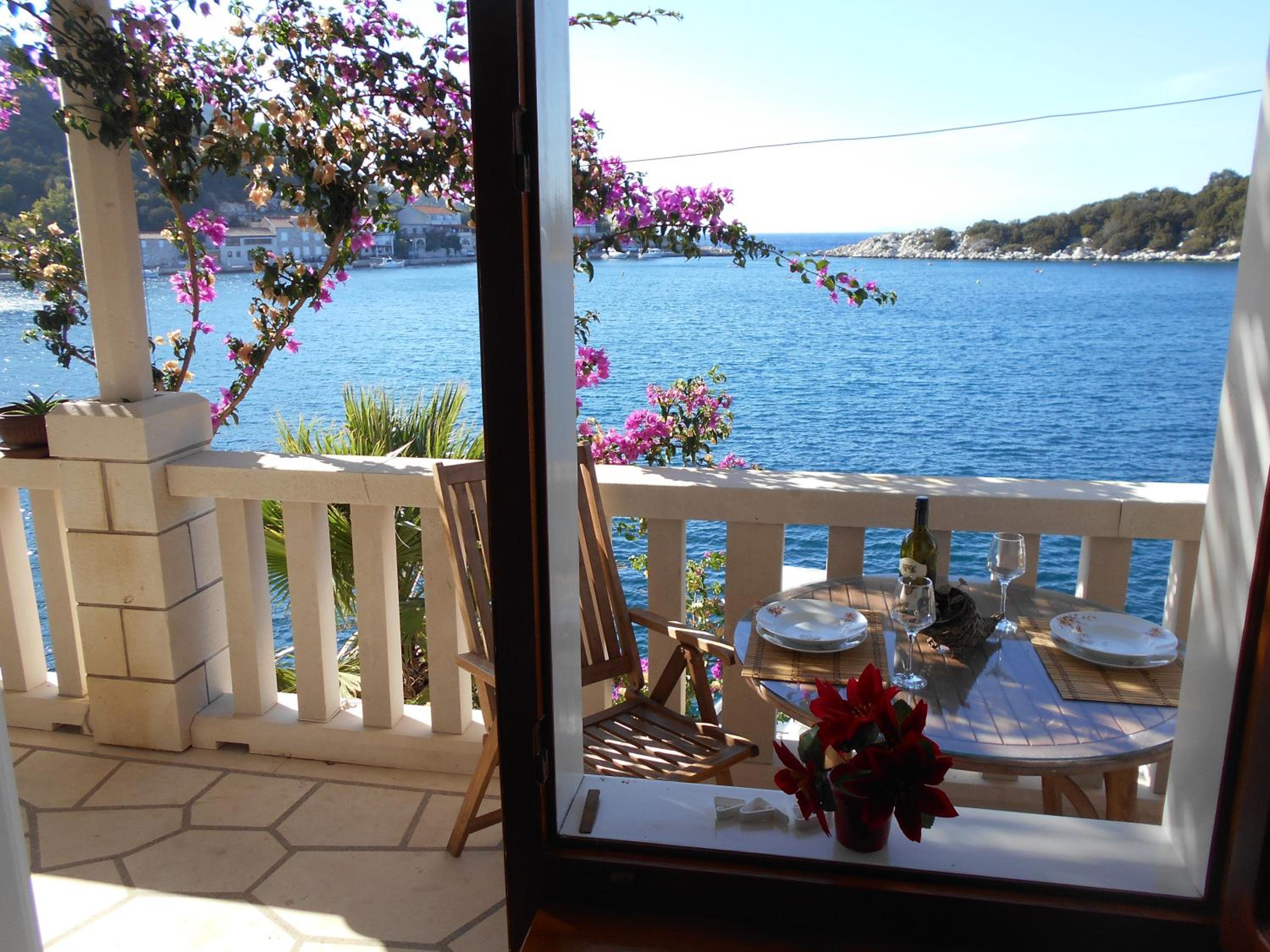 Studio with Terrace and Sea View (2 Adults) photo 3