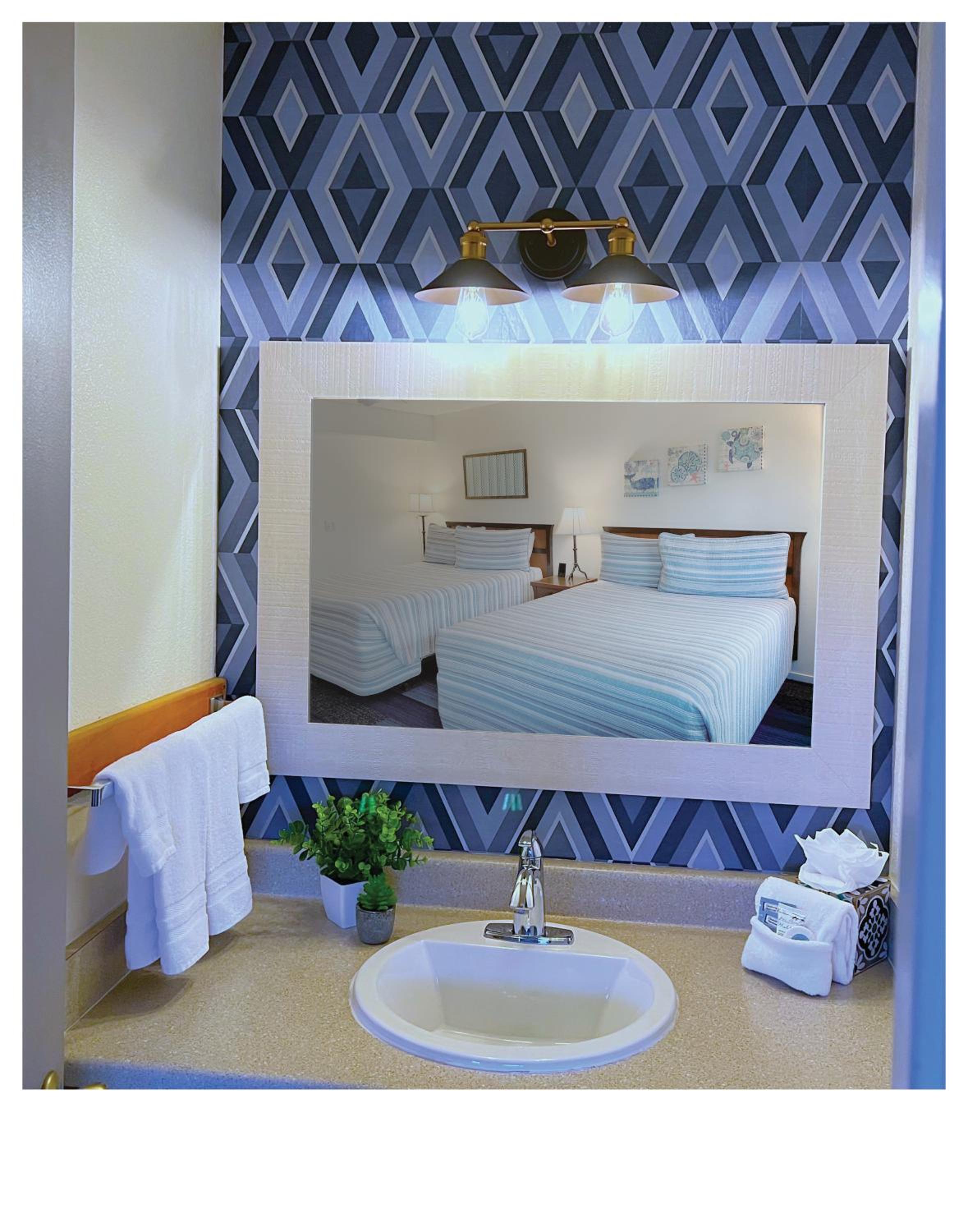 Queen Room - Pet Friendly photo 3