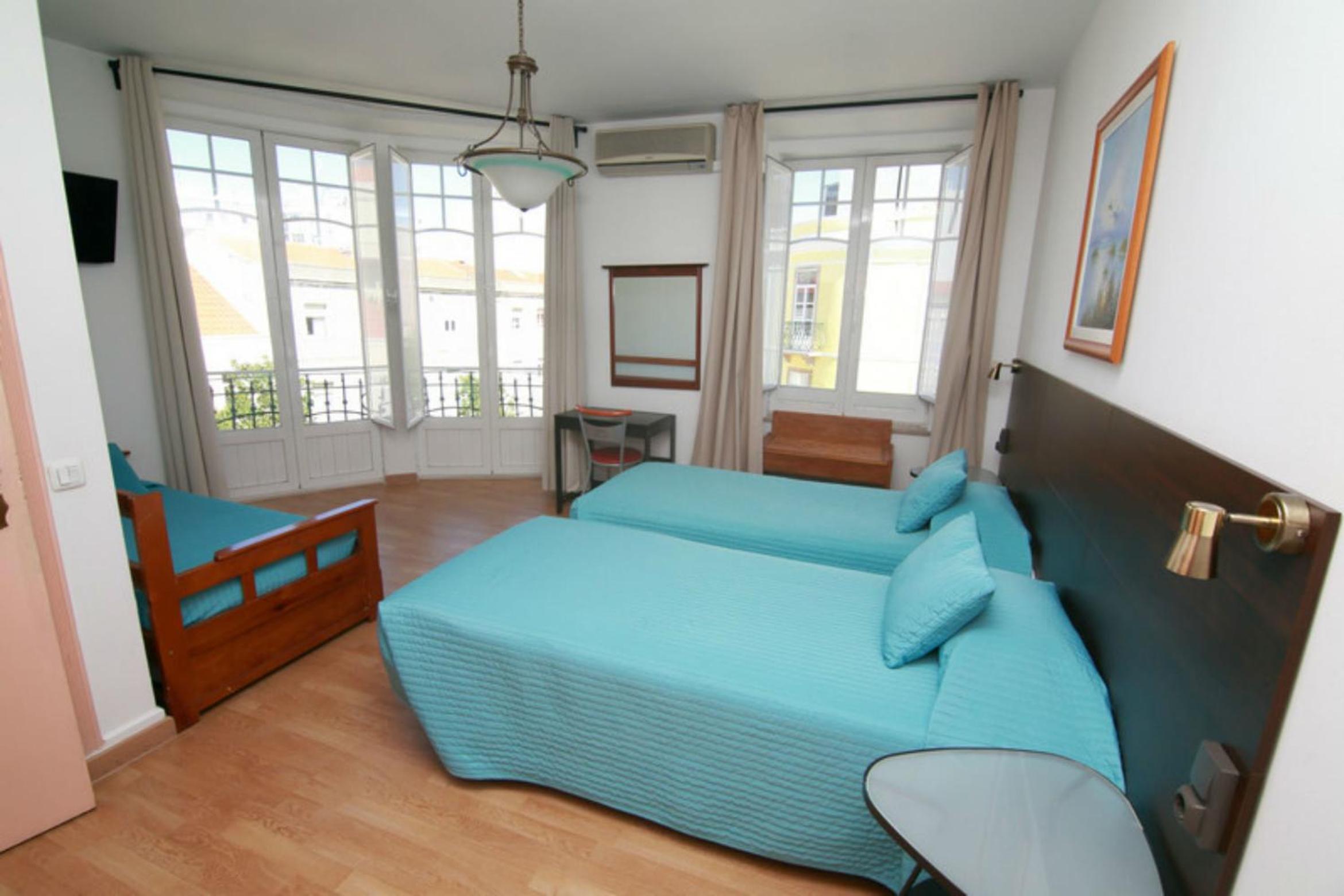 Double or Twin Room with Extra Bed photo 3
