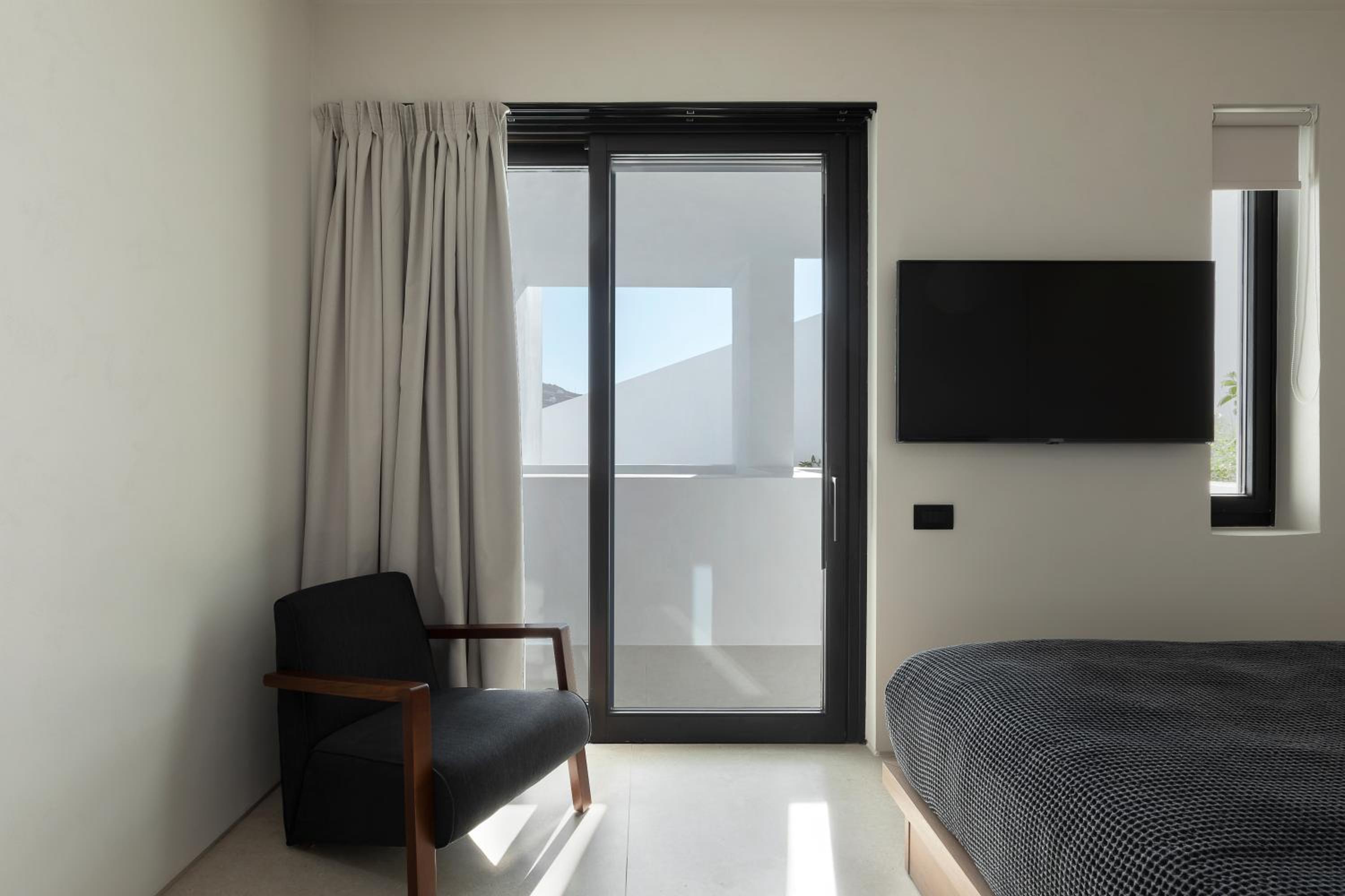 Superior Double Room with Mini Pool No View - Photo 8
