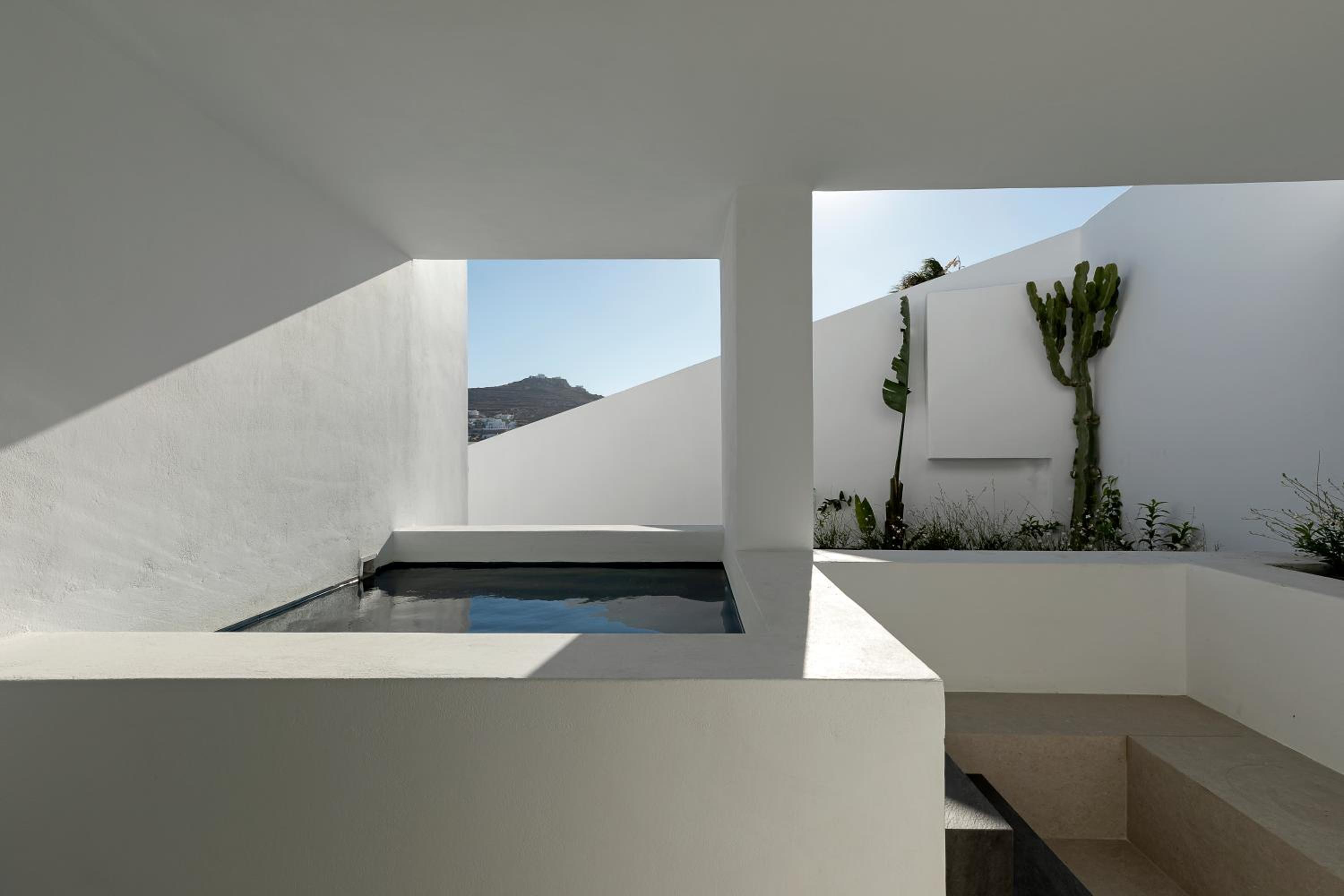 Superior Double Room with Mini Pool No View - Photo 10